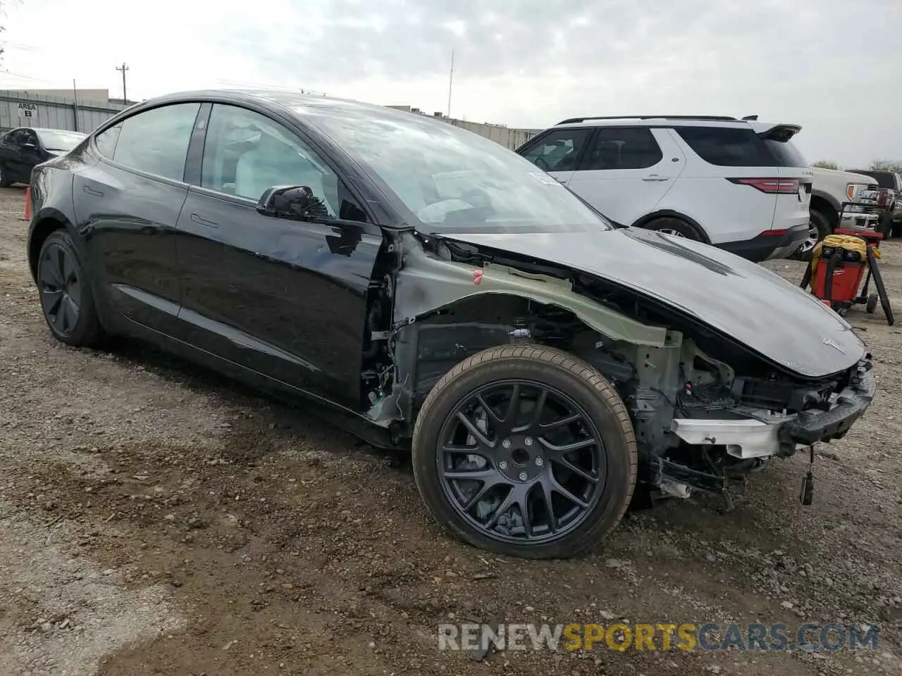 4 Photograph of a damaged car 5YJ3E1EA5SF909555 TESLA MODEL 3 2025
