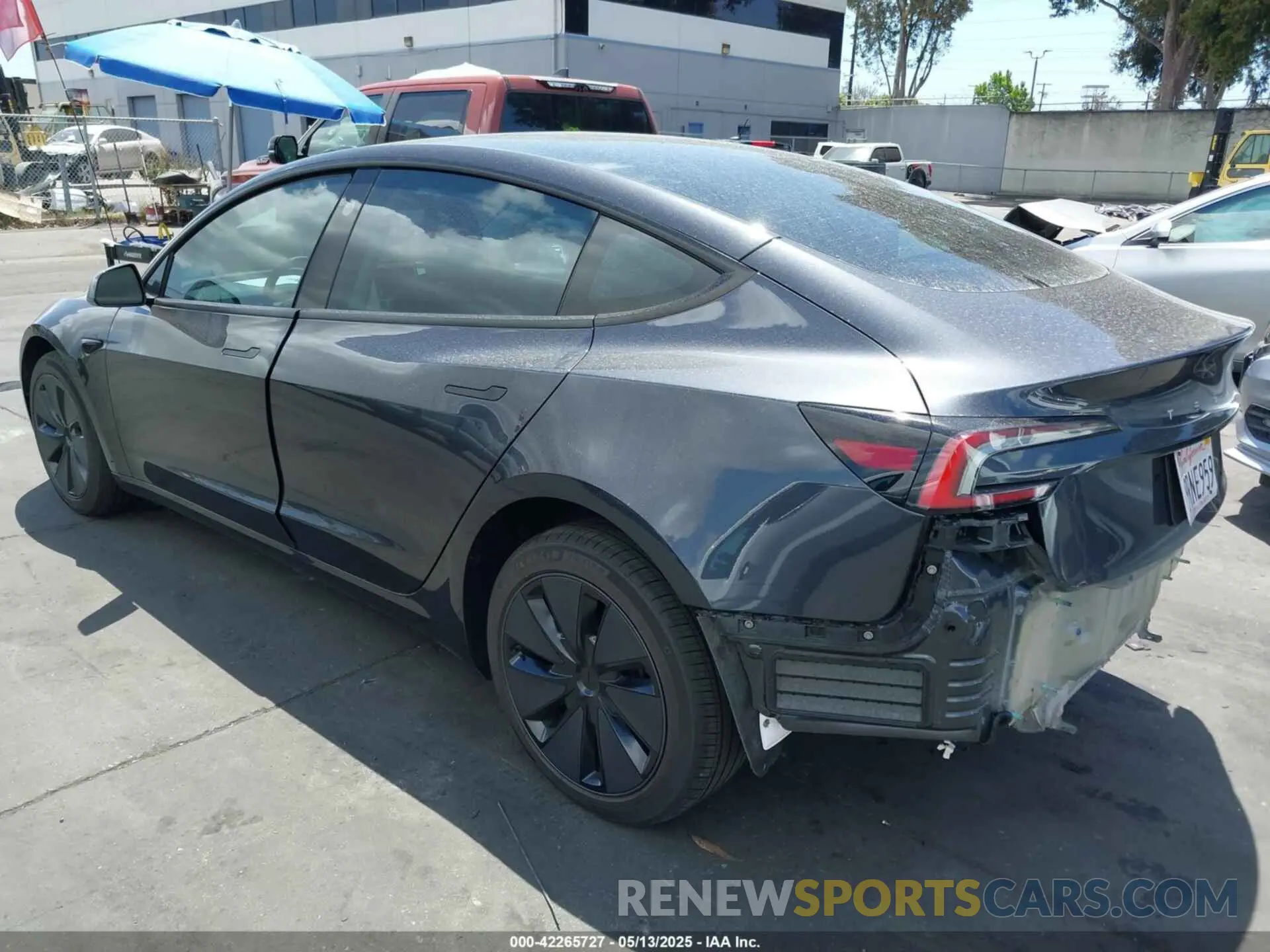 3 Фотография поврежденного автомобиля 5YJ3E1EA5SF915047 TESLA MODEL 3 2025