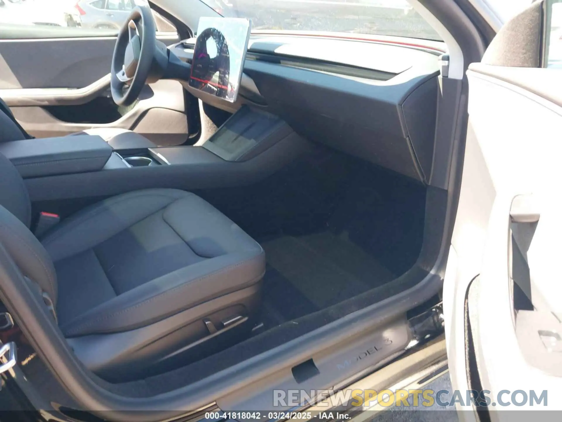 5 Photograph of a damaged car 5YJ3E1EA5SF919681 TESLA MODEL 3 2025