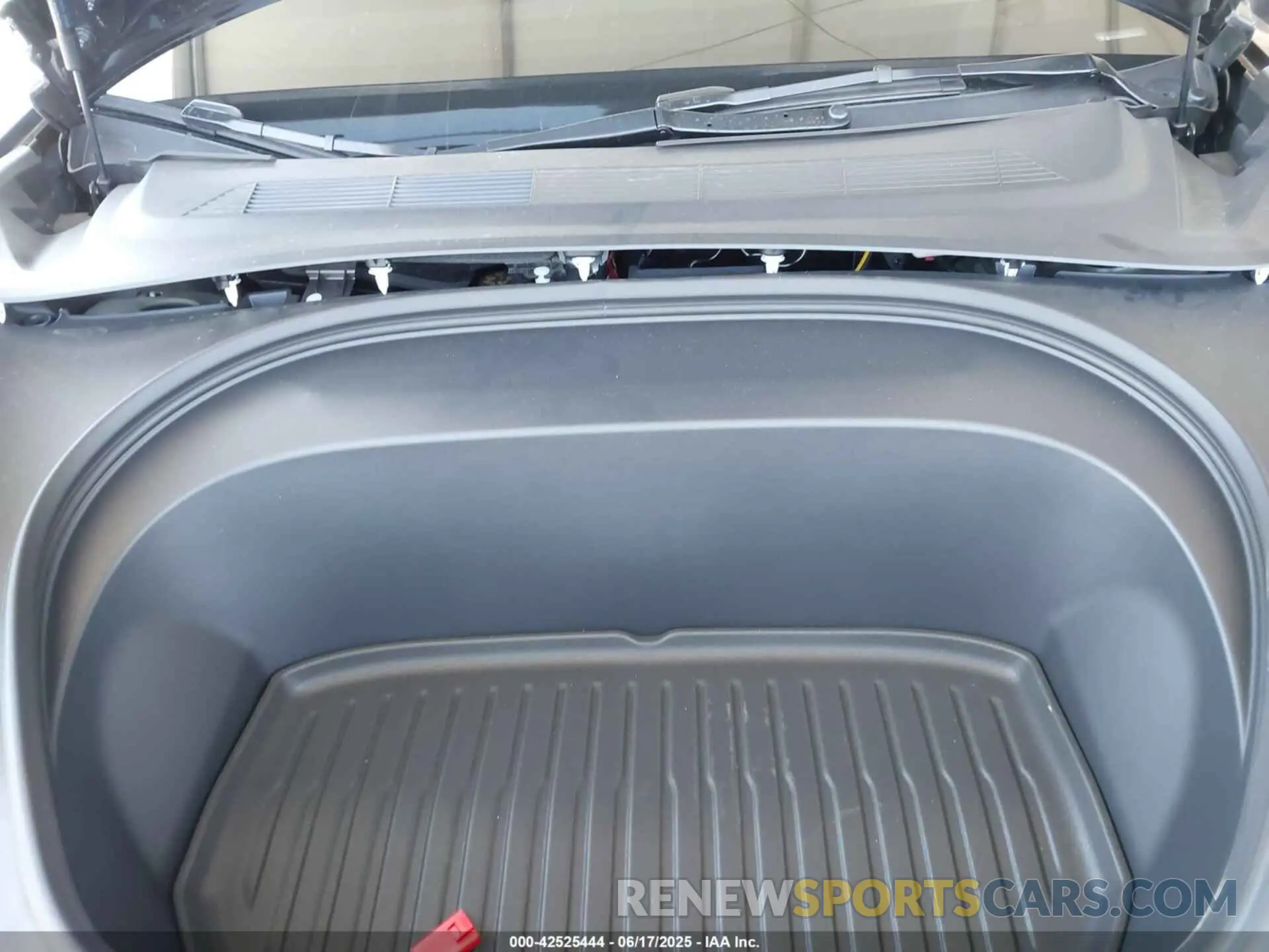 10 Photograph of a damaged car 5YJ3E1EA5SF978214 TESLA MODEL 3 2025