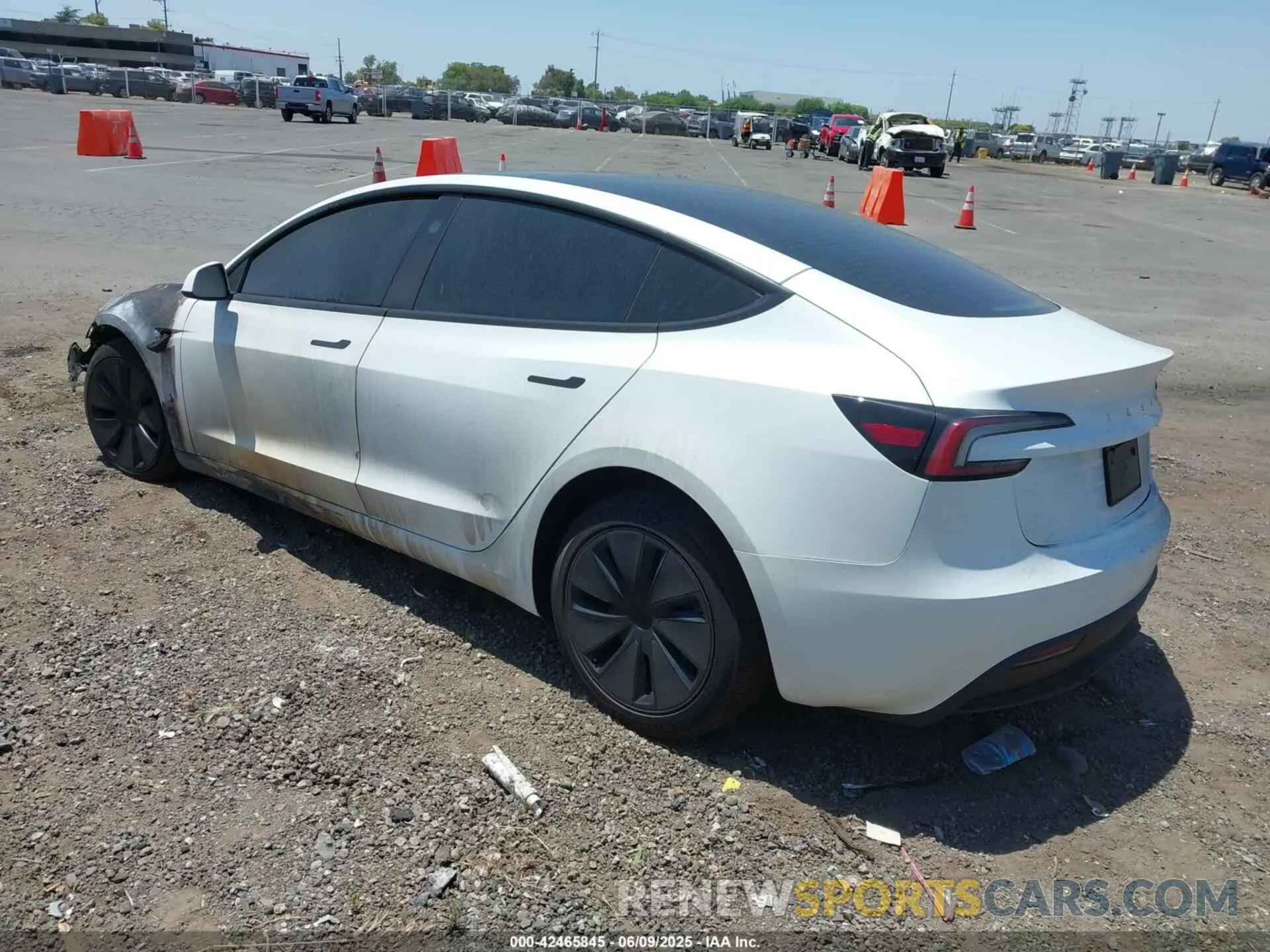 3 Фотография поврежденного автомобиля 5YJ3E1EA6SF014611 TESLA MODEL 3 2025