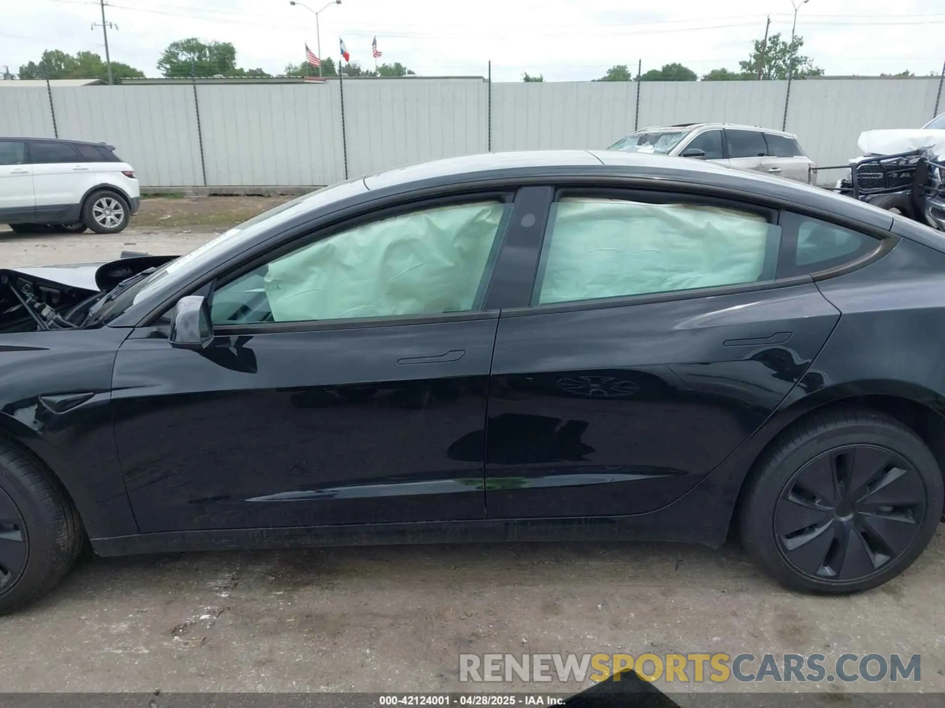 14 Photograph of a damaged car 5YJ3E1EA6SF904946 TESLA MODEL 3 2025