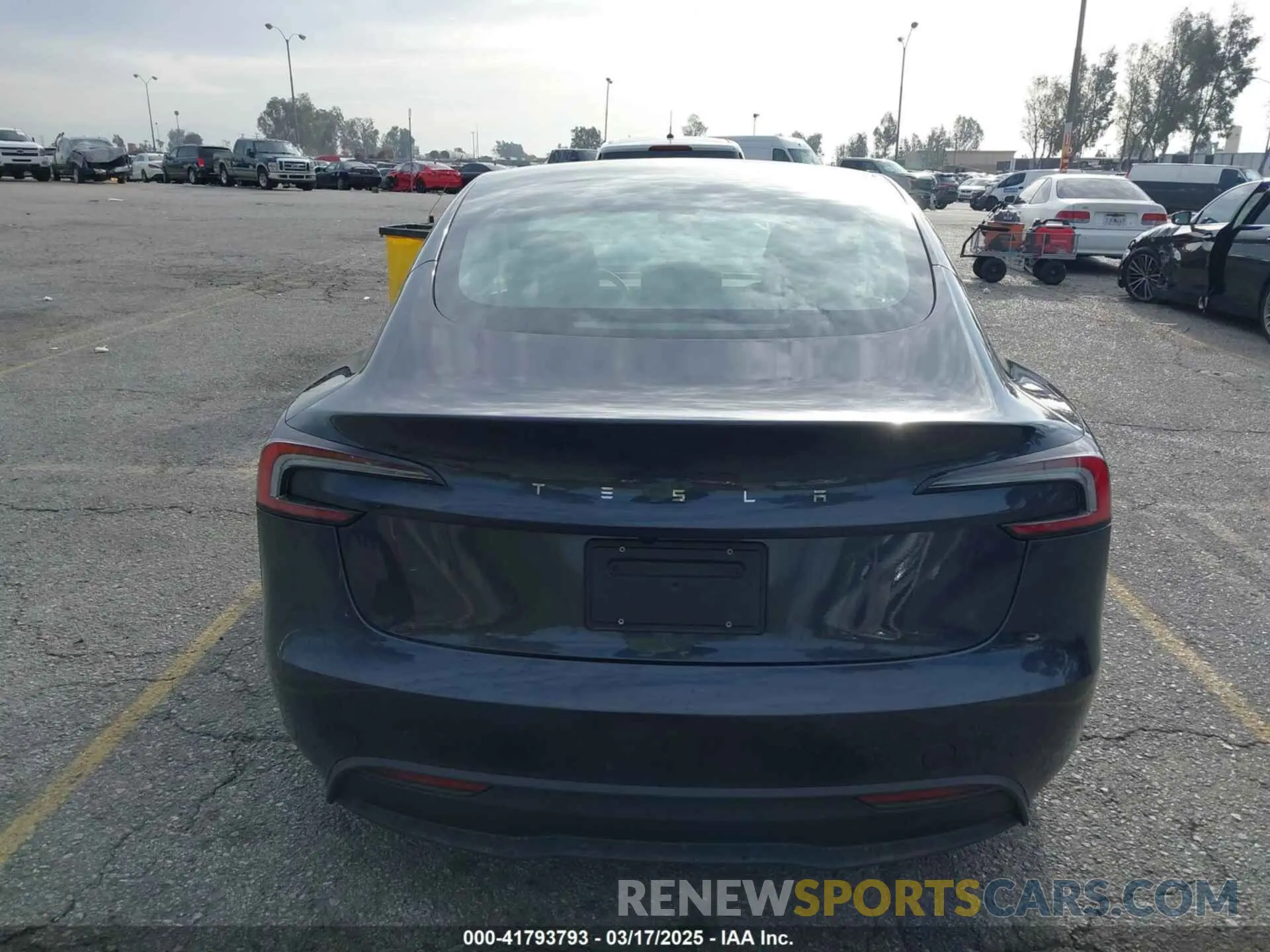 17 Photograph of a damaged car 5YJ3E1EA6SF933721 TESLA MODEL 3 2025