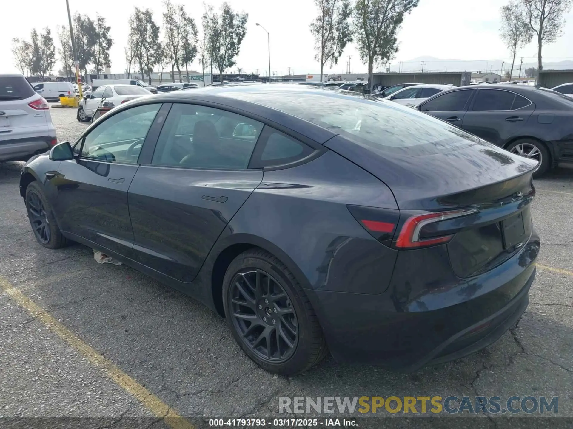 3 Photograph of a damaged car 5YJ3E1EA6SF933721 TESLA MODEL 3 2025