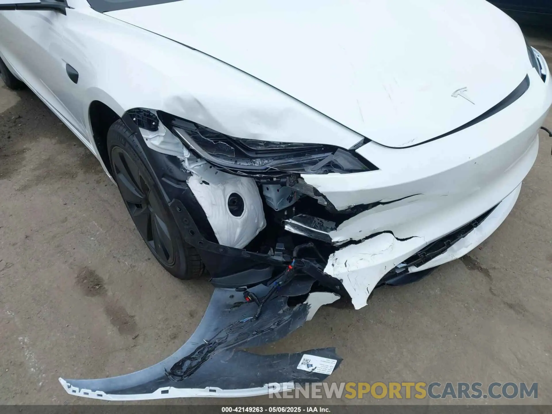 6 Photograph of a damaged car 5YJ3E1EA6SF988976 TESLA MODEL 3 2025