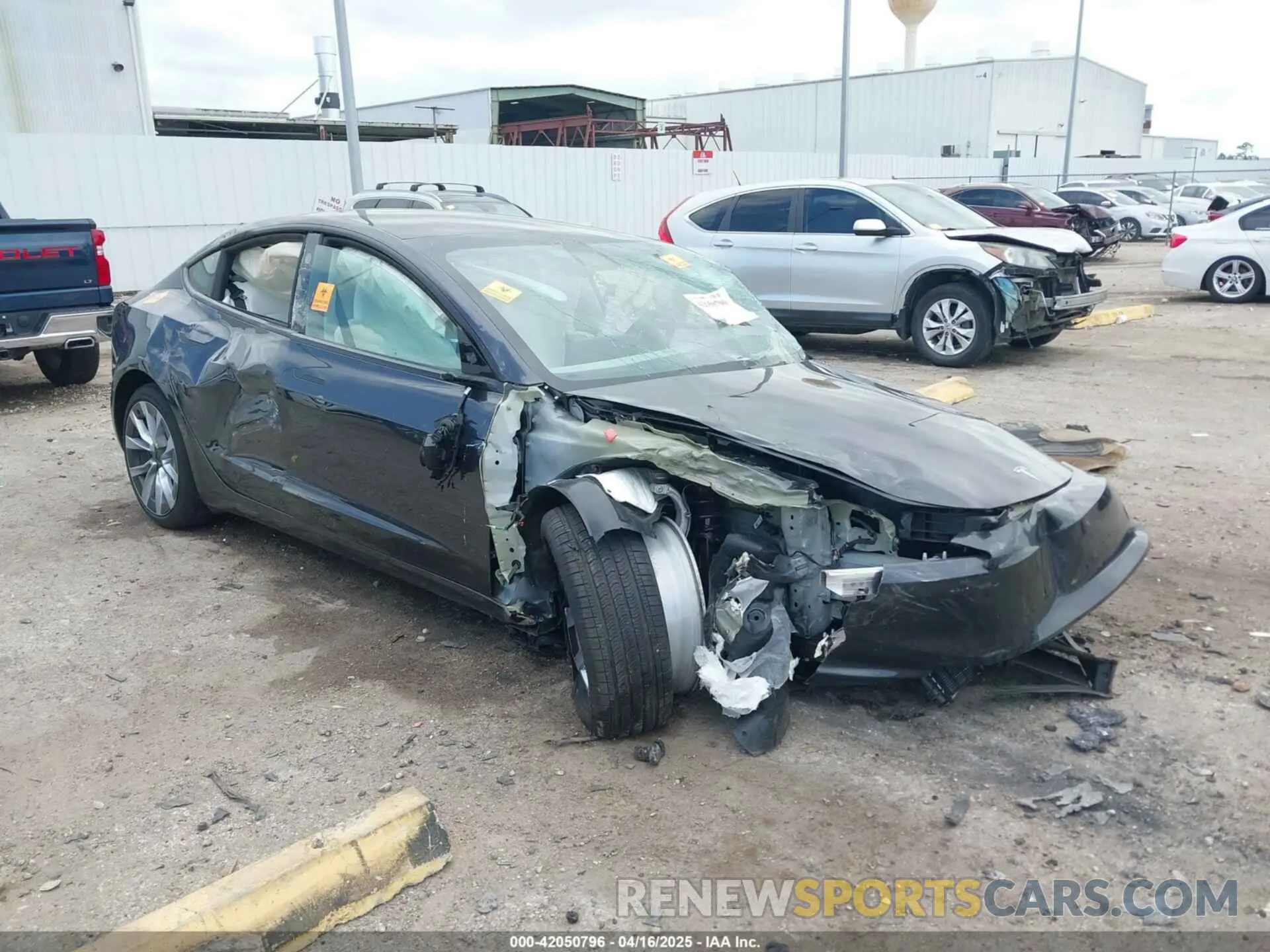 1 Фотография поврежденного автомобиля 5YJ3E1EA7SF940886 TESLA MODEL 3 2025