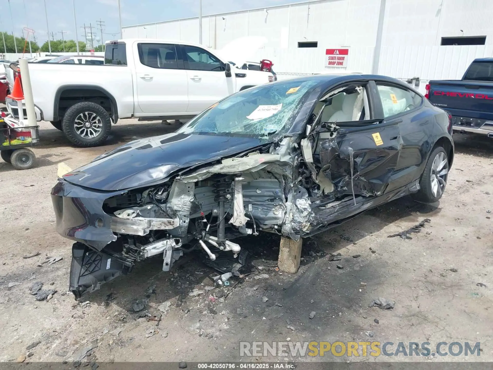 2 Фотография поврежденного автомобиля 5YJ3E1EA7SF940886 TESLA MODEL 3 2025