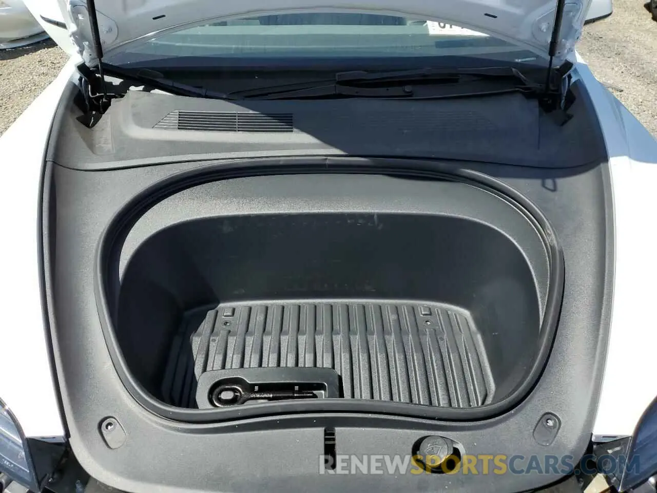 11 Фотография поврежденного автомобиля 5YJ3E1EA8SF903460 TESLA MODEL 3 2025