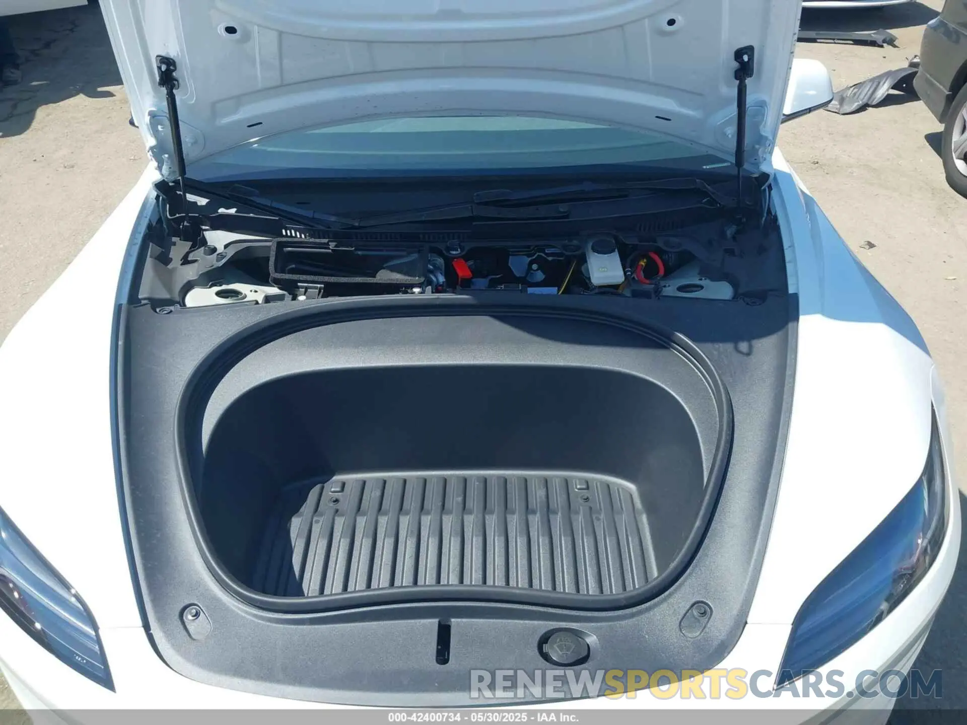 10 Photograph of a damaged car 5YJ3E1EAXSF885110 TESLA MODEL 3 2025