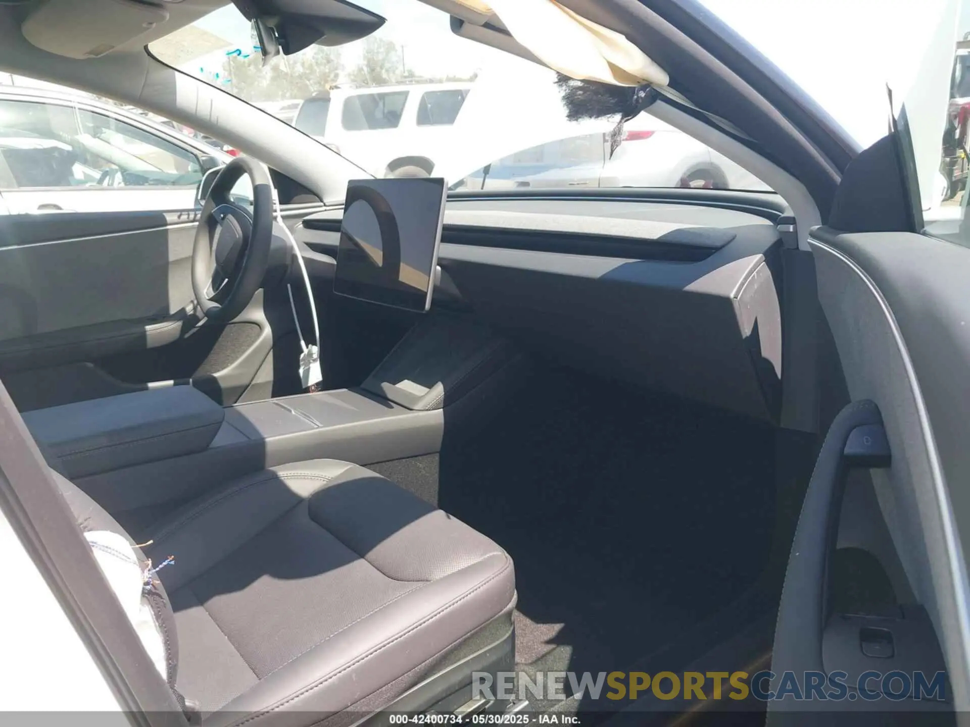 5 Photograph of a damaged car 5YJ3E1EAXSF885110 TESLA MODEL 3 2025