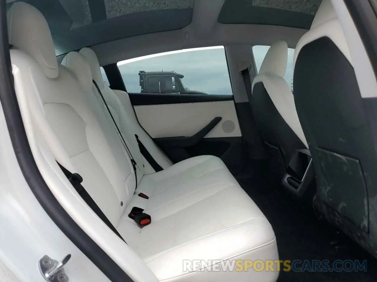 10 Photograph of a damaged car 5YJ3E1EAXSF923564 TESLA MODEL 3 2025