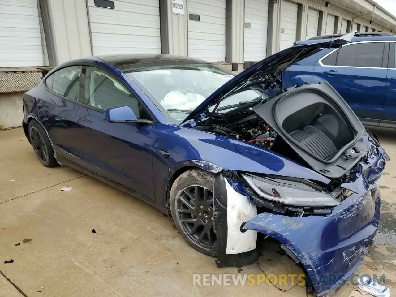 4 Фотография поврежденного автомобиля 5YJ3E1EAXSF925301 TESLA MODEL 3 2025