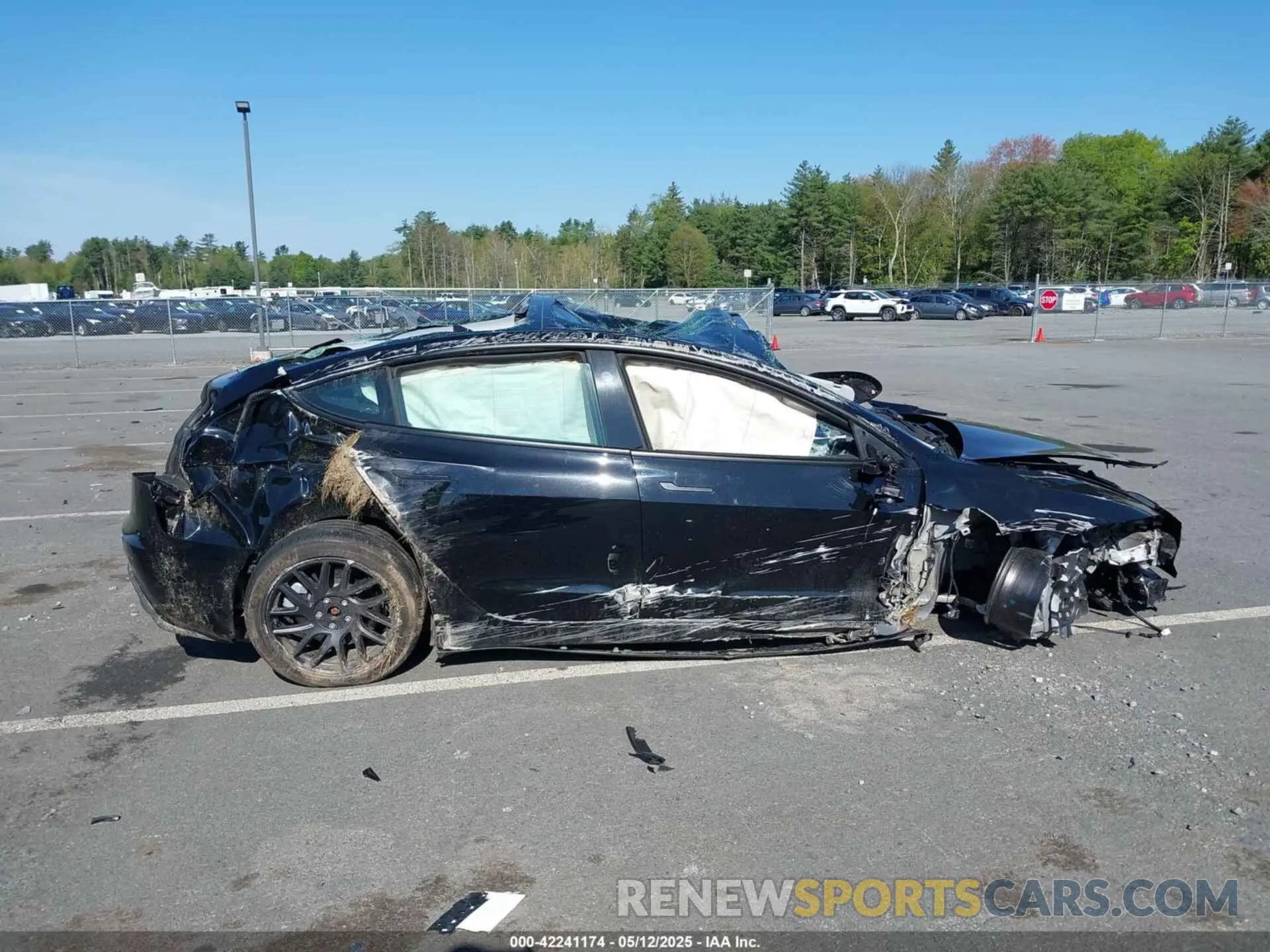12 Photograph of a damaged car 5YJ3E1EAXSF927128 TESLA MODEL 3 2025