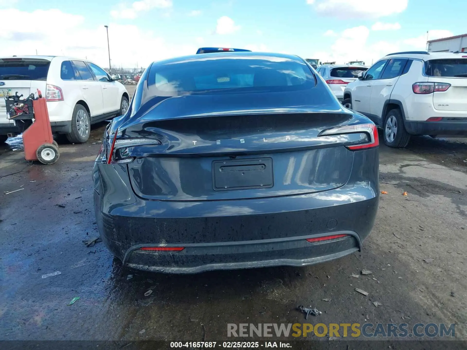 16 Фотография поврежденного автомобиля 5YJ3E1EAXSF932832 TESLA MODEL 3 2025
