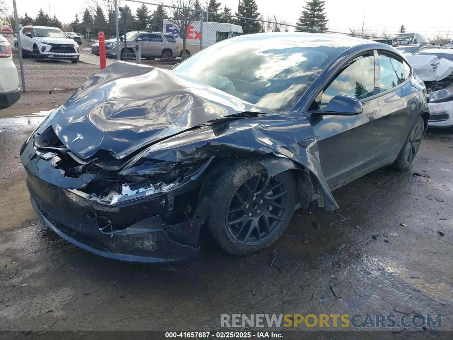 2 Фотография поврежденного автомобиля 5YJ3E1EAXSF932832 TESLA MODEL 3 2025