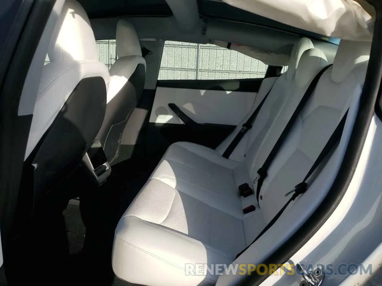 10 Photograph of a damaged car 5YJ3E1EAXSF935004 TESLA MODEL 3 2025