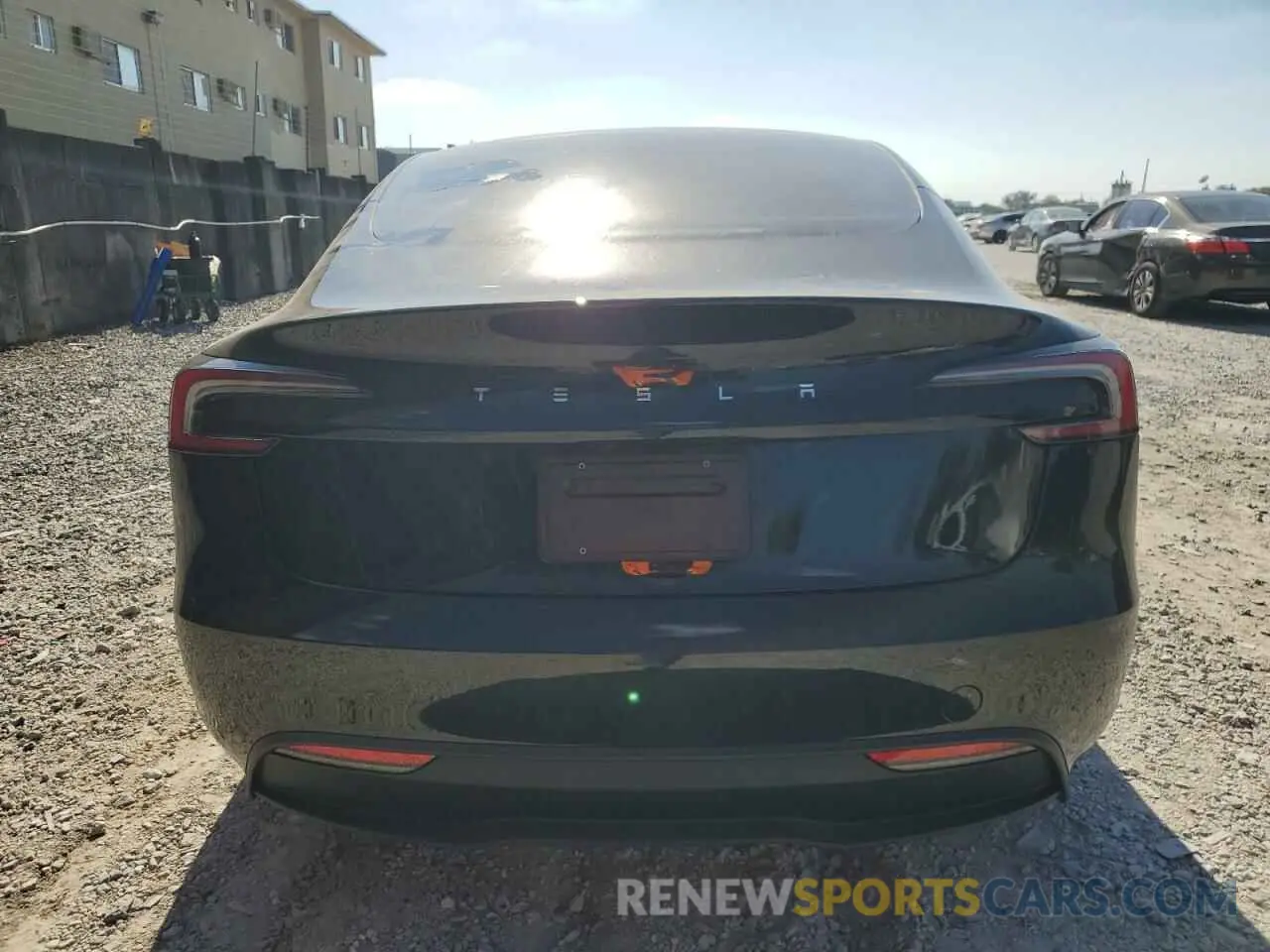 6 Фотография поврежденного автомобиля 5YJ3E1EAXSF978189 TESLA MODEL 3 2025