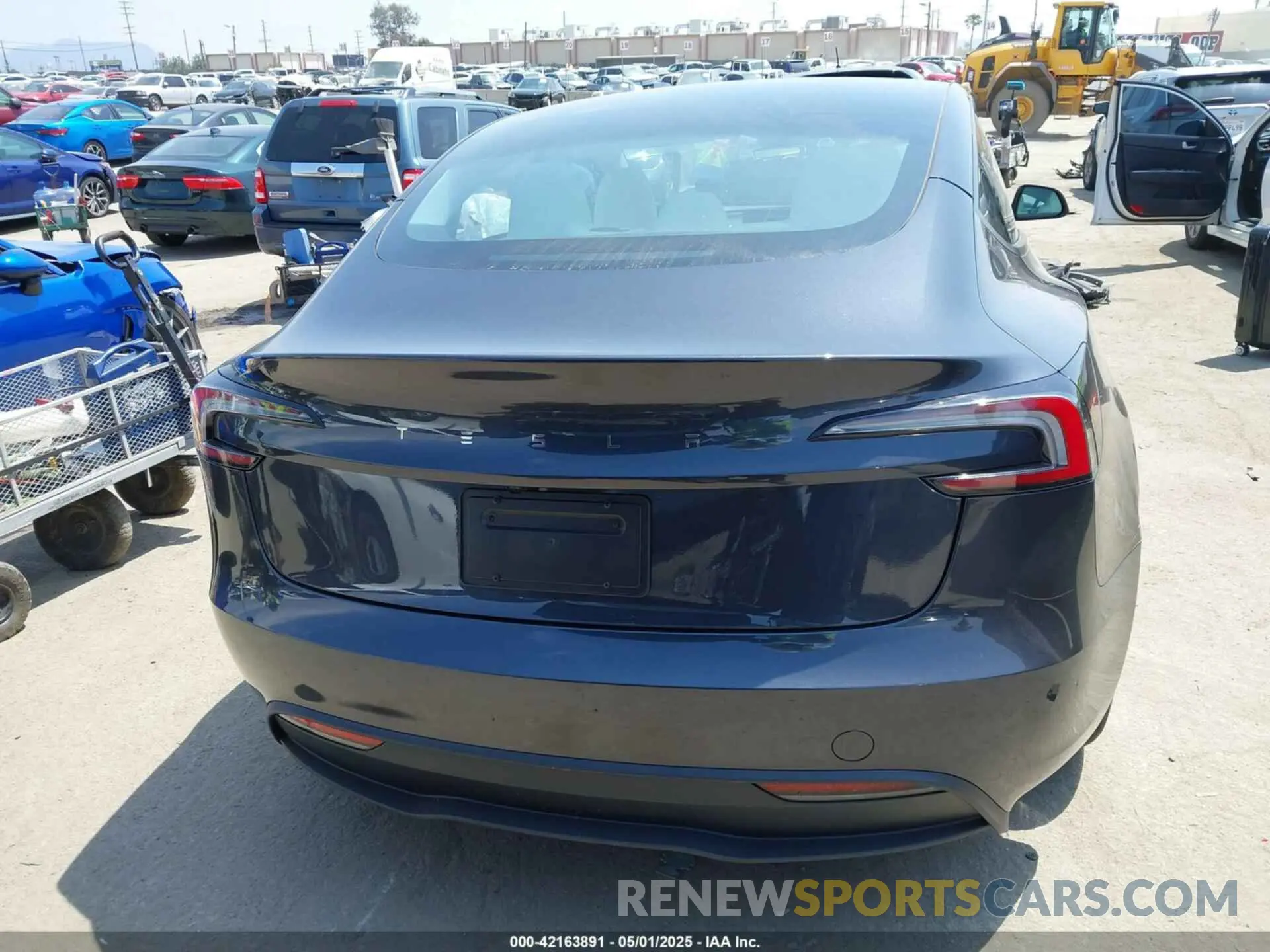 16 Фотография поврежденного автомобиля 5YJ3E1EAXSF983053 TESLA MODEL 3 2025