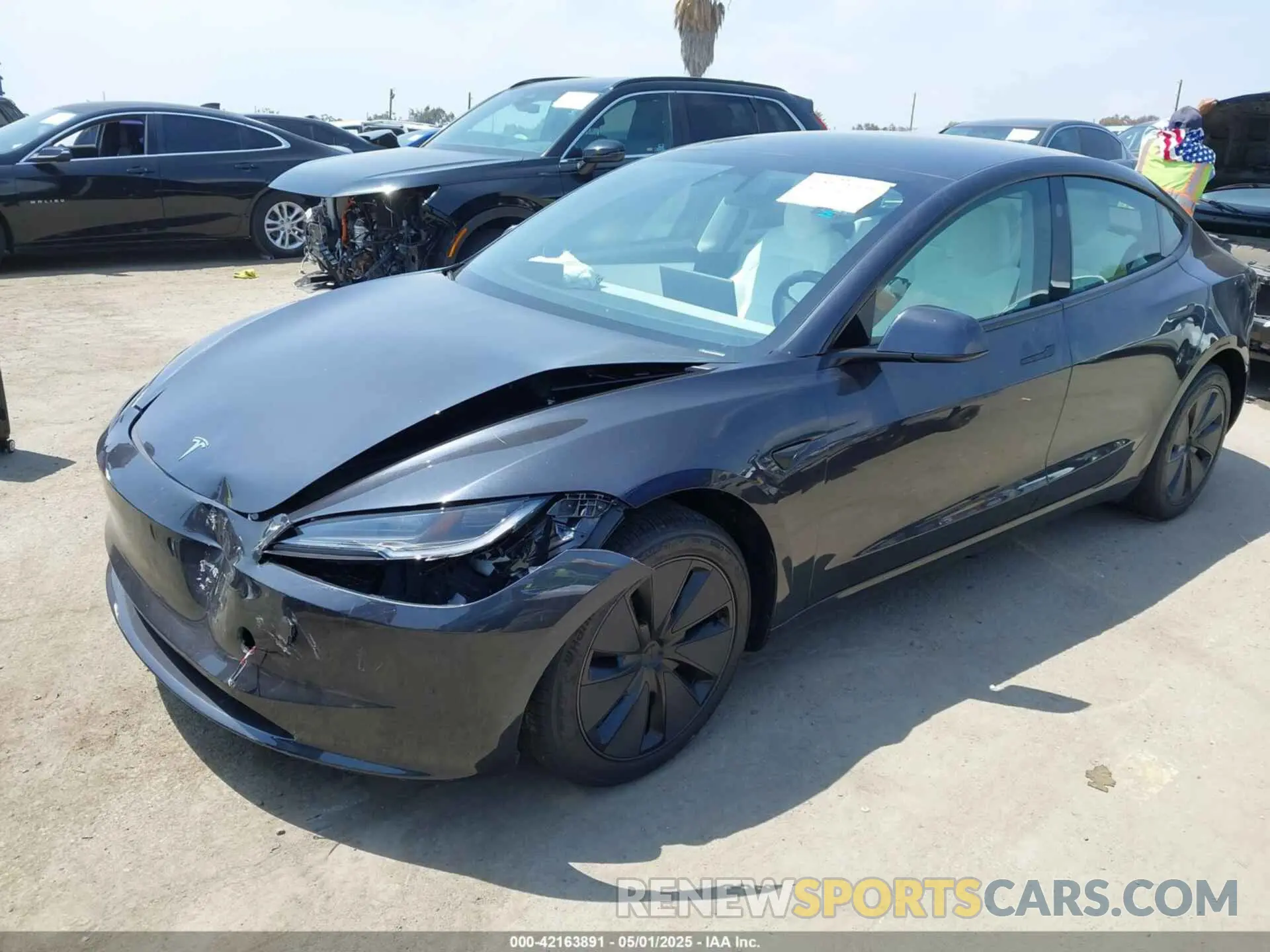 2 Фотография поврежденного автомобиля 5YJ3E1EAXSF983053 TESLA MODEL 3 2025