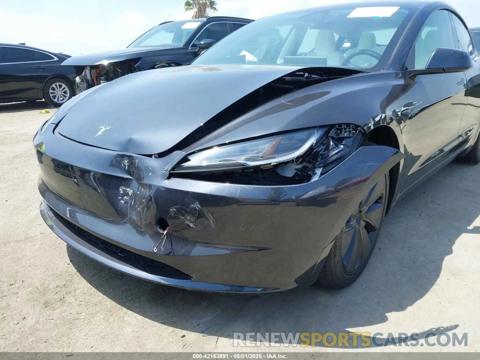 6 Фотография поврежденного автомобиля 5YJ3E1EAXSF983053 TESLA MODEL 3 2025