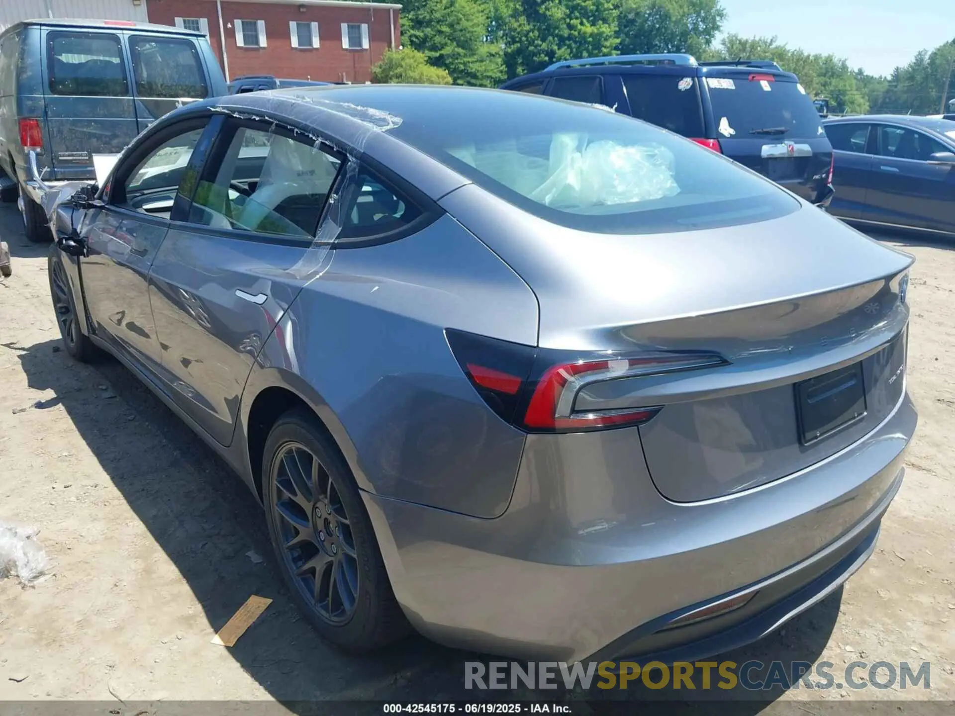 3 Фотография поврежденного автомобиля 5YJ3E1EB0SF016895 TESLA MODEL 3 2025
