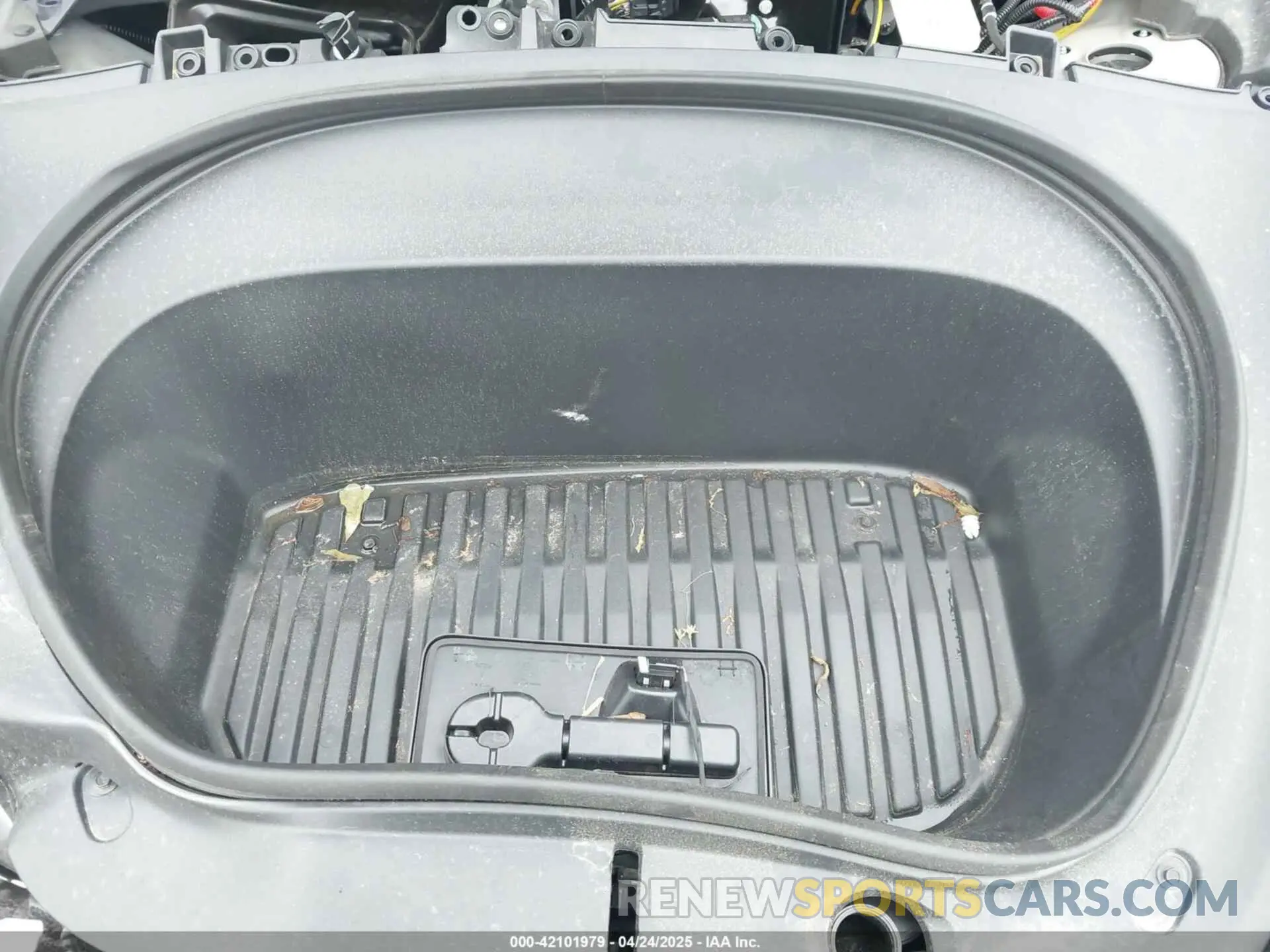 10 Photograph of a damaged car 5YJ3E1EB0SF911304 TESLA MODEL 3 2025