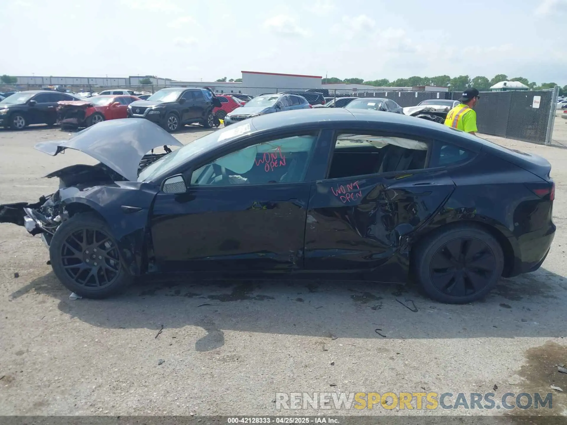 13 Фотография поврежденного автомобиля 5YJ3E1EB0SF919659 TESLA MODEL 3 2025