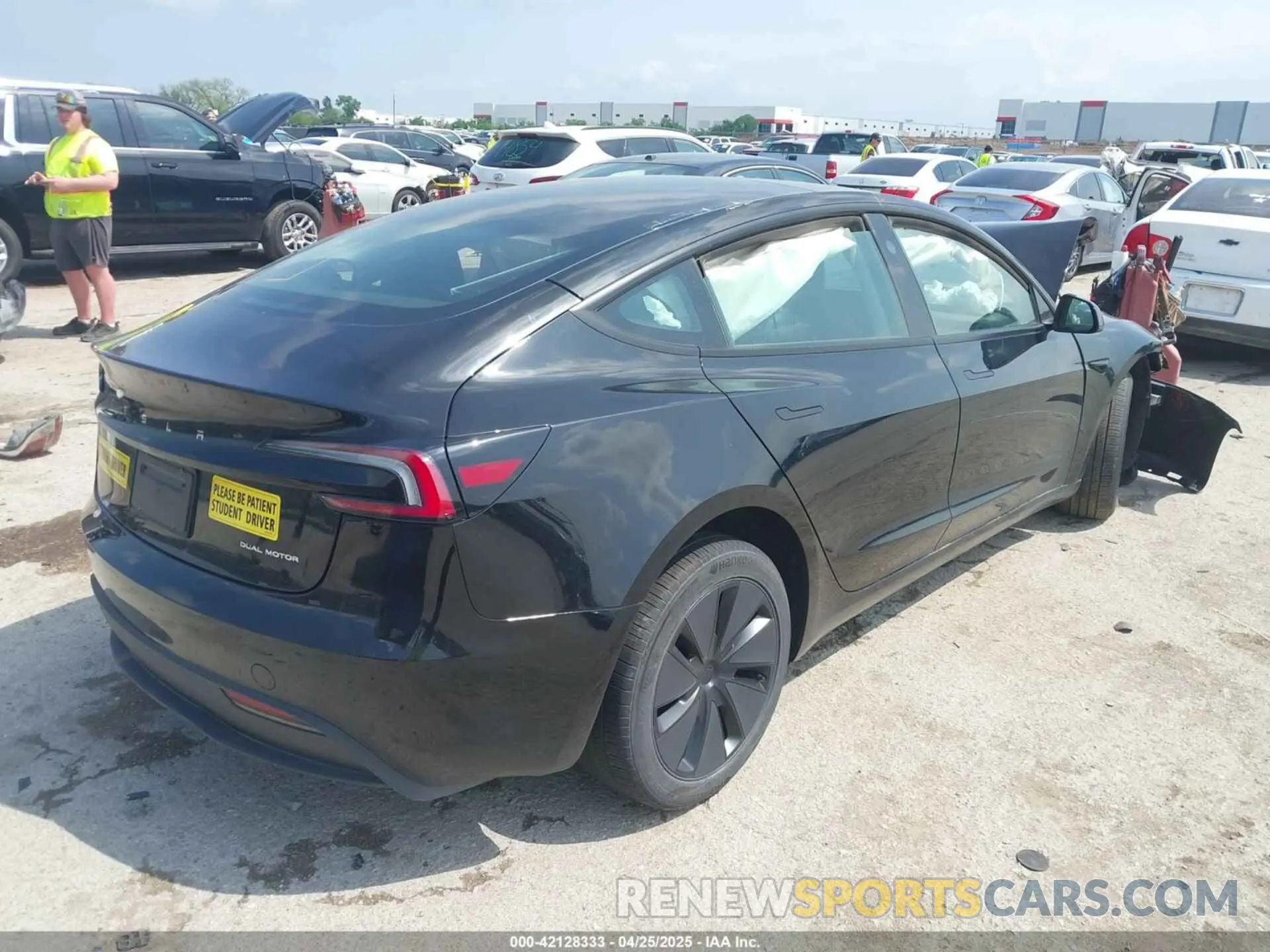 4 Фотография поврежденного автомобиля 5YJ3E1EB0SF919659 TESLA MODEL 3 2025