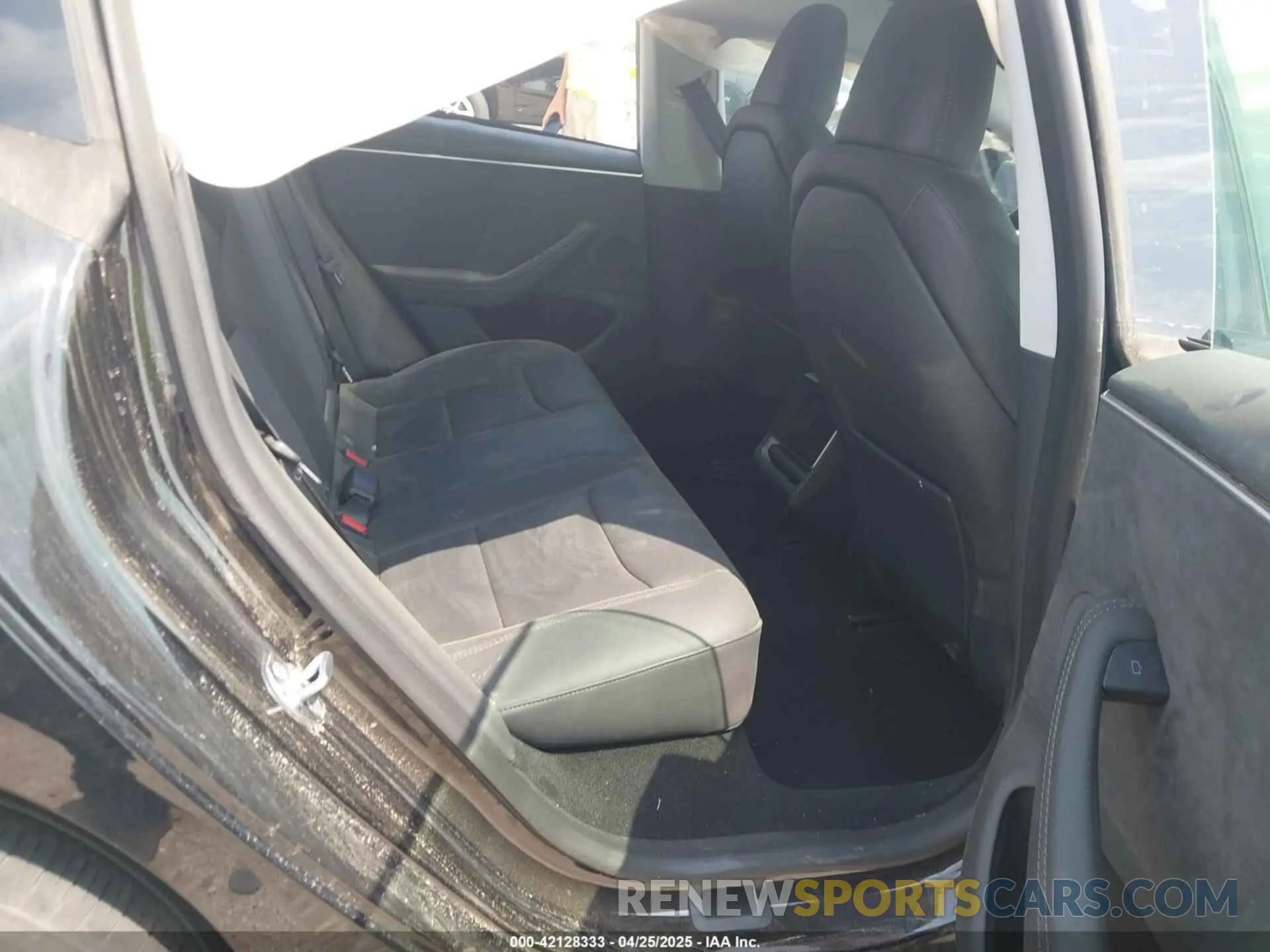 8 Фотография поврежденного автомобиля 5YJ3E1EB0SF919659 TESLA MODEL 3 2025