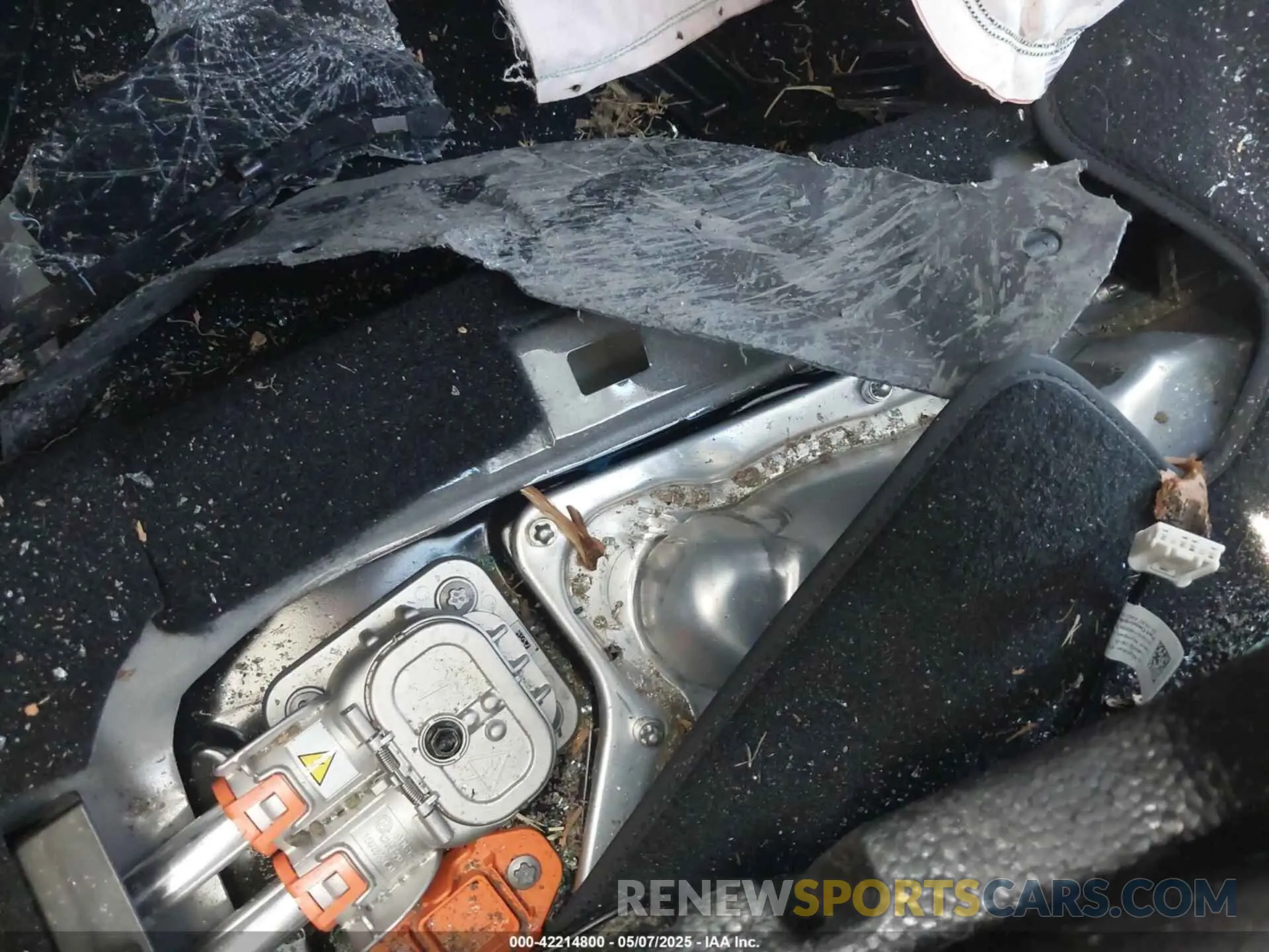 10 Photograph of a damaged car 5YJ3E1EB1SF982253 TESLA MODEL 3 2025