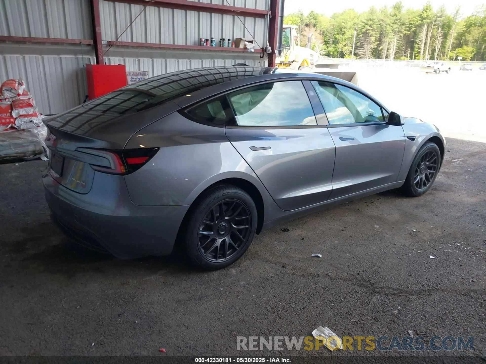 4 Фотография поврежденного автомобиля 5YJ3E1EB4SF943771 TESLA MODEL 3 2025