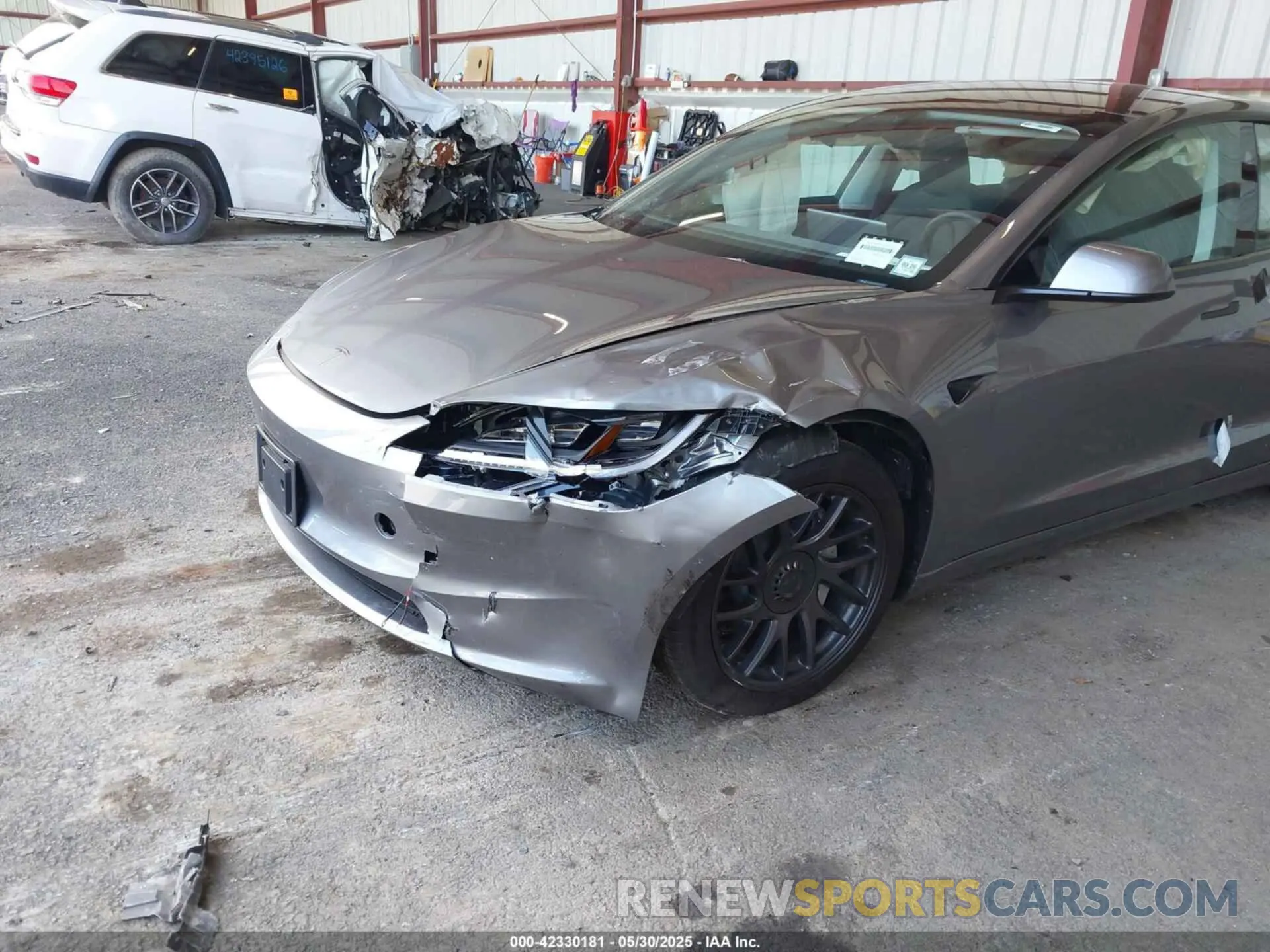 6 Фотография поврежденного автомобиля 5YJ3E1EB4SF943771 TESLA MODEL 3 2025