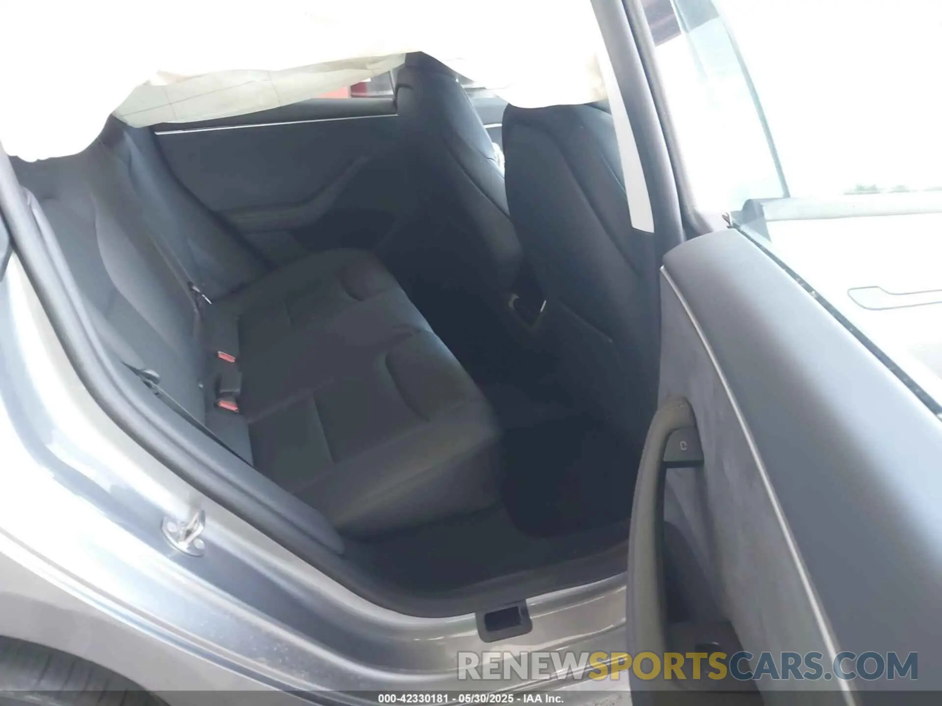 8 Фотография поврежденного автомобиля 5YJ3E1EB4SF943771 TESLA MODEL 3 2025