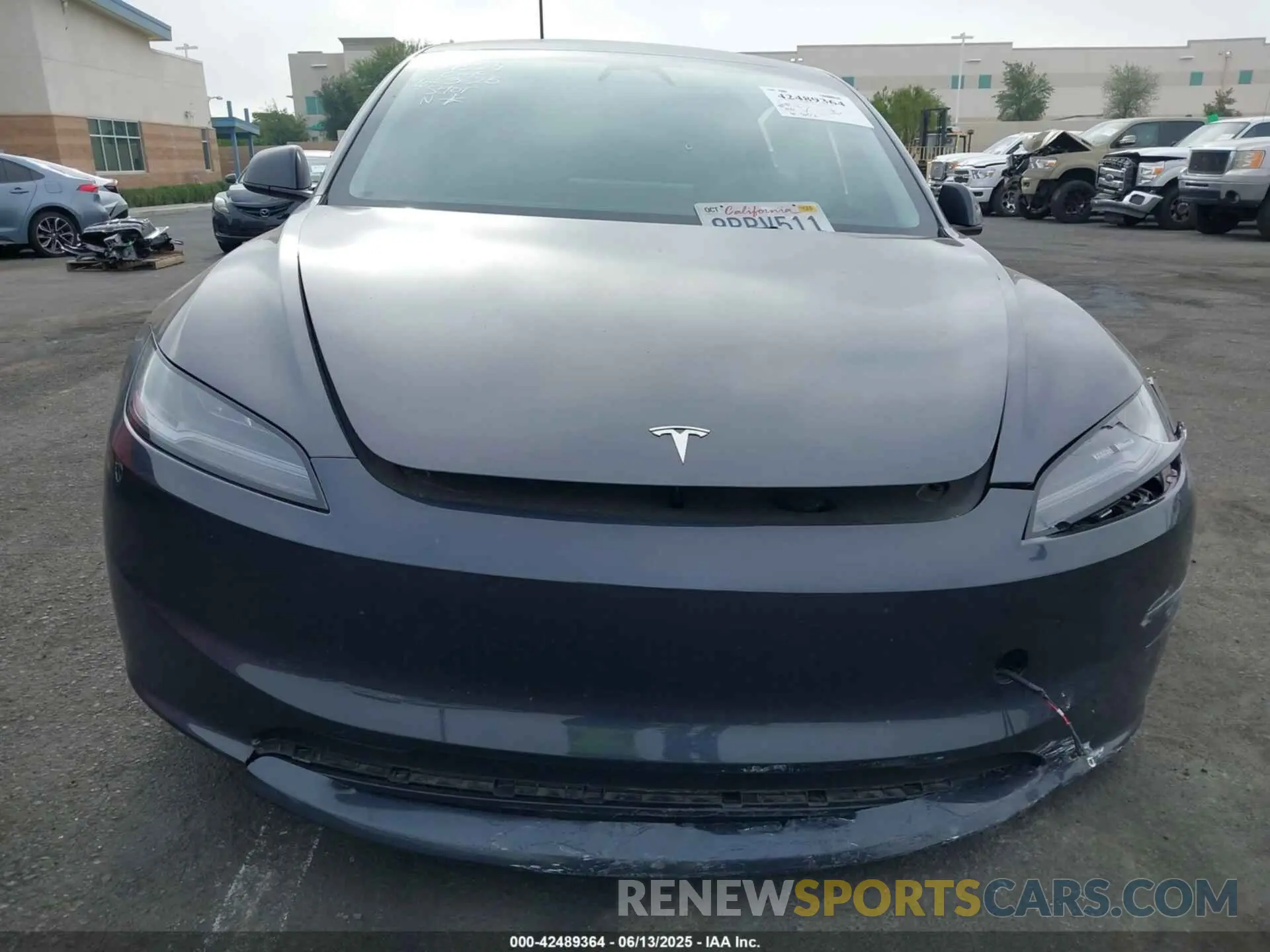 12 Фотография поврежденного автомобиля 5YJ3E1EB5SF881992 TESLA MODEL 3 2025