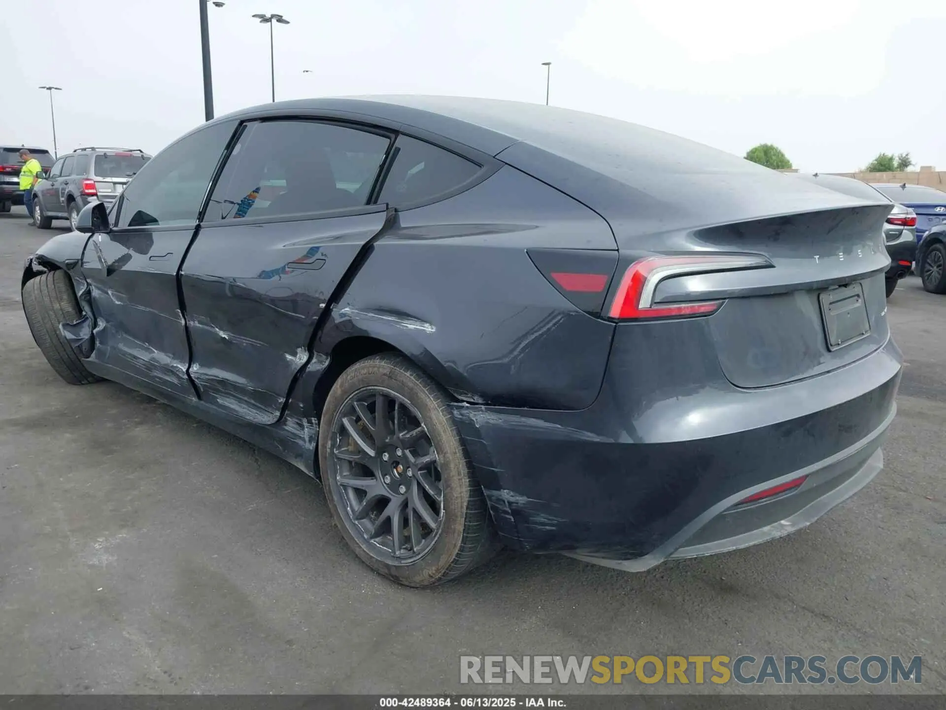 3 Фотография поврежденного автомобиля 5YJ3E1EB5SF881992 TESLA MODEL 3 2025