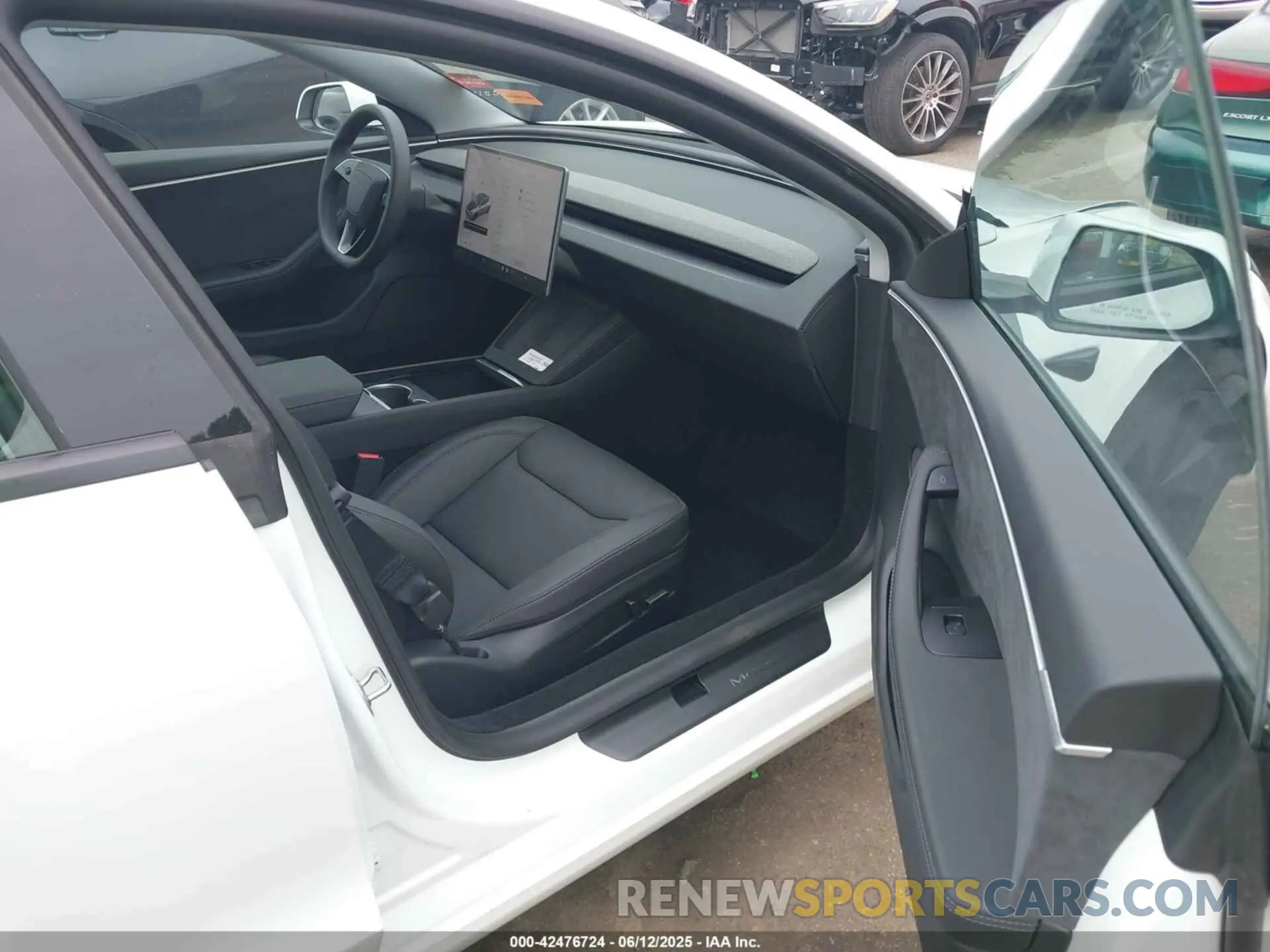 5 Photograph of a damaged car 5YJ3E1EB5SF893625 TESLA MODEL 3 2025
