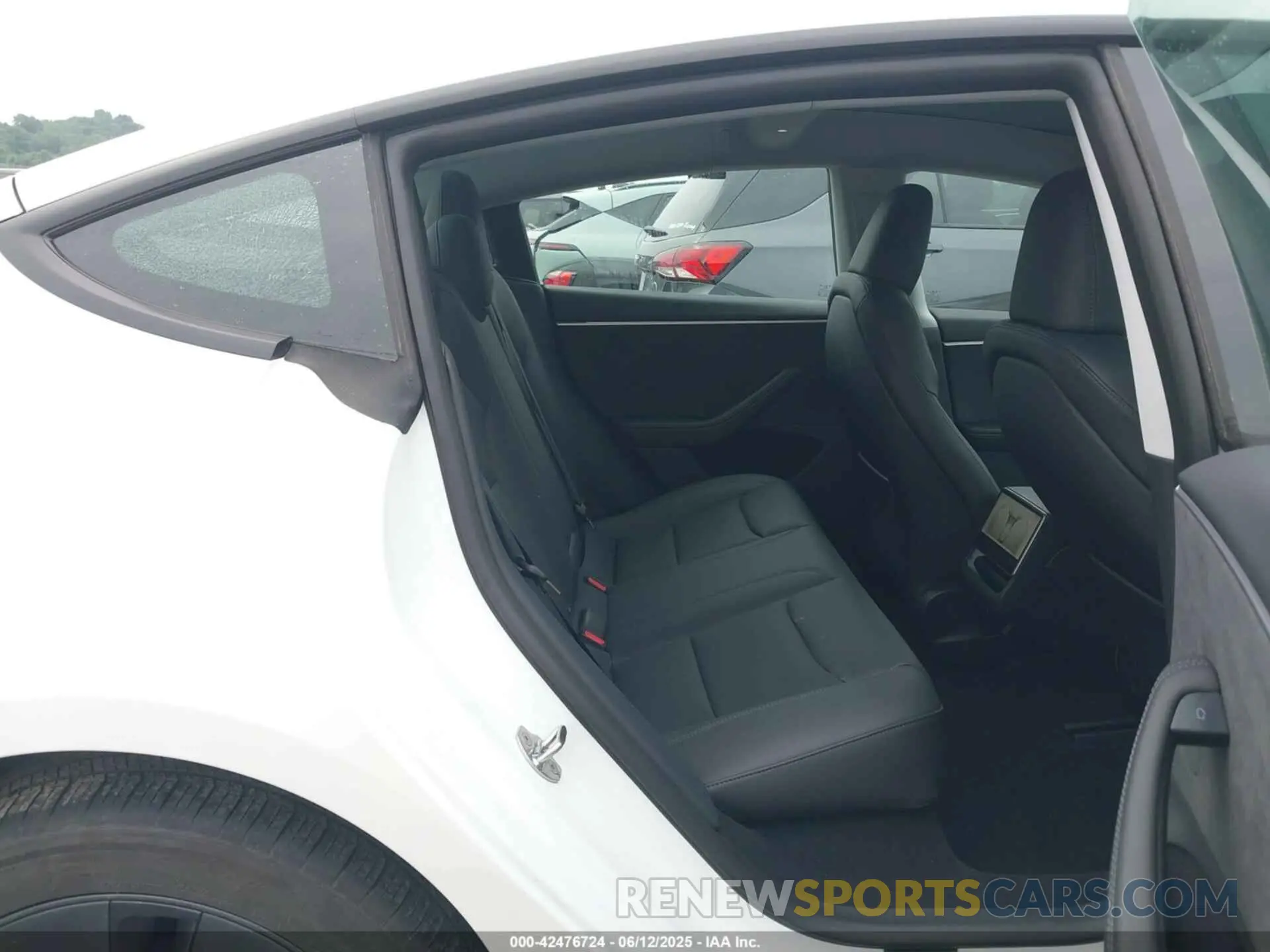 8 Photograph of a damaged car 5YJ3E1EB5SF893625 TESLA MODEL 3 2025