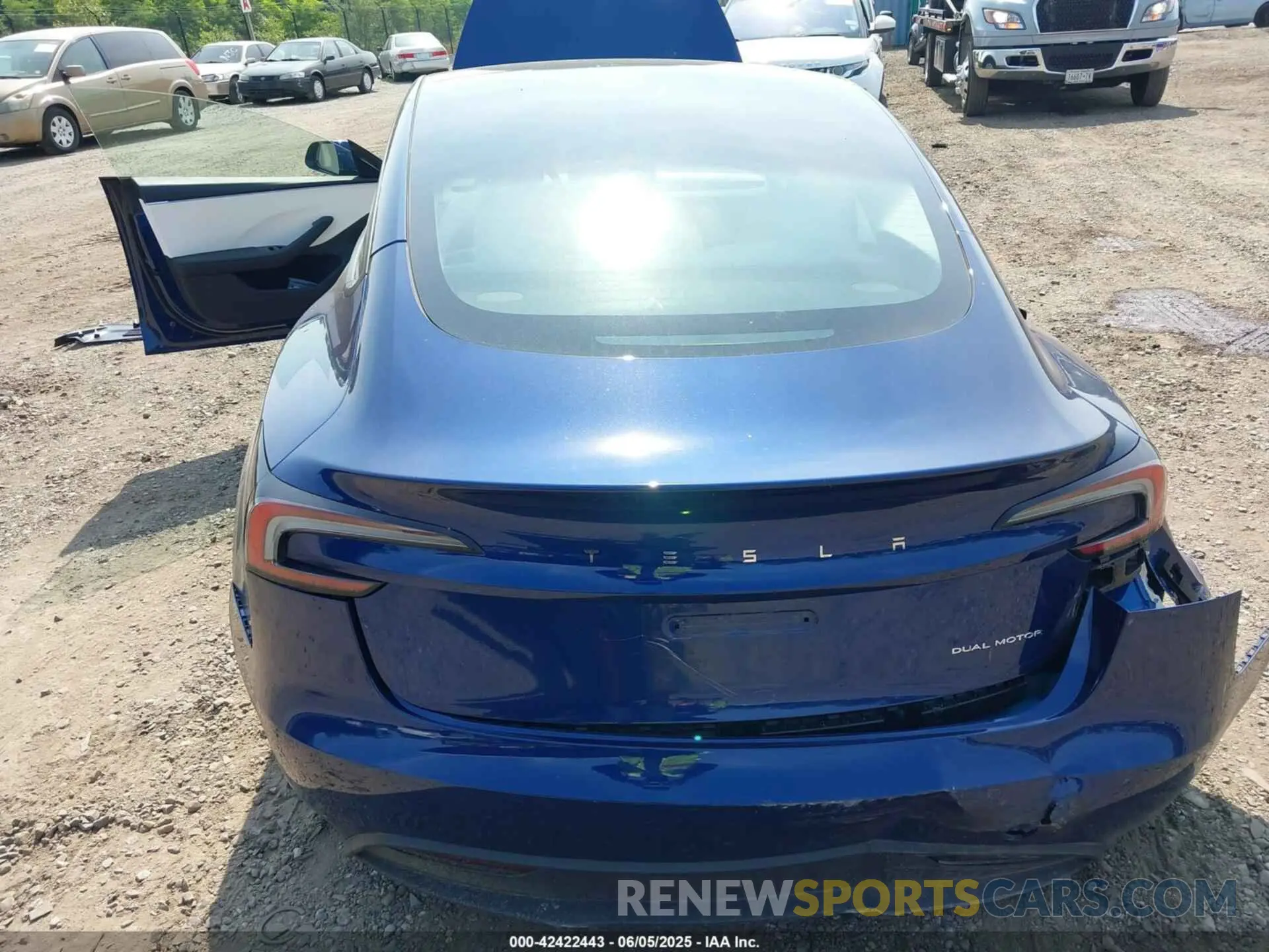15 Фотография поврежденного автомобиля 5YJ3E1EB6SF874419 TESLA MODEL 3 2025