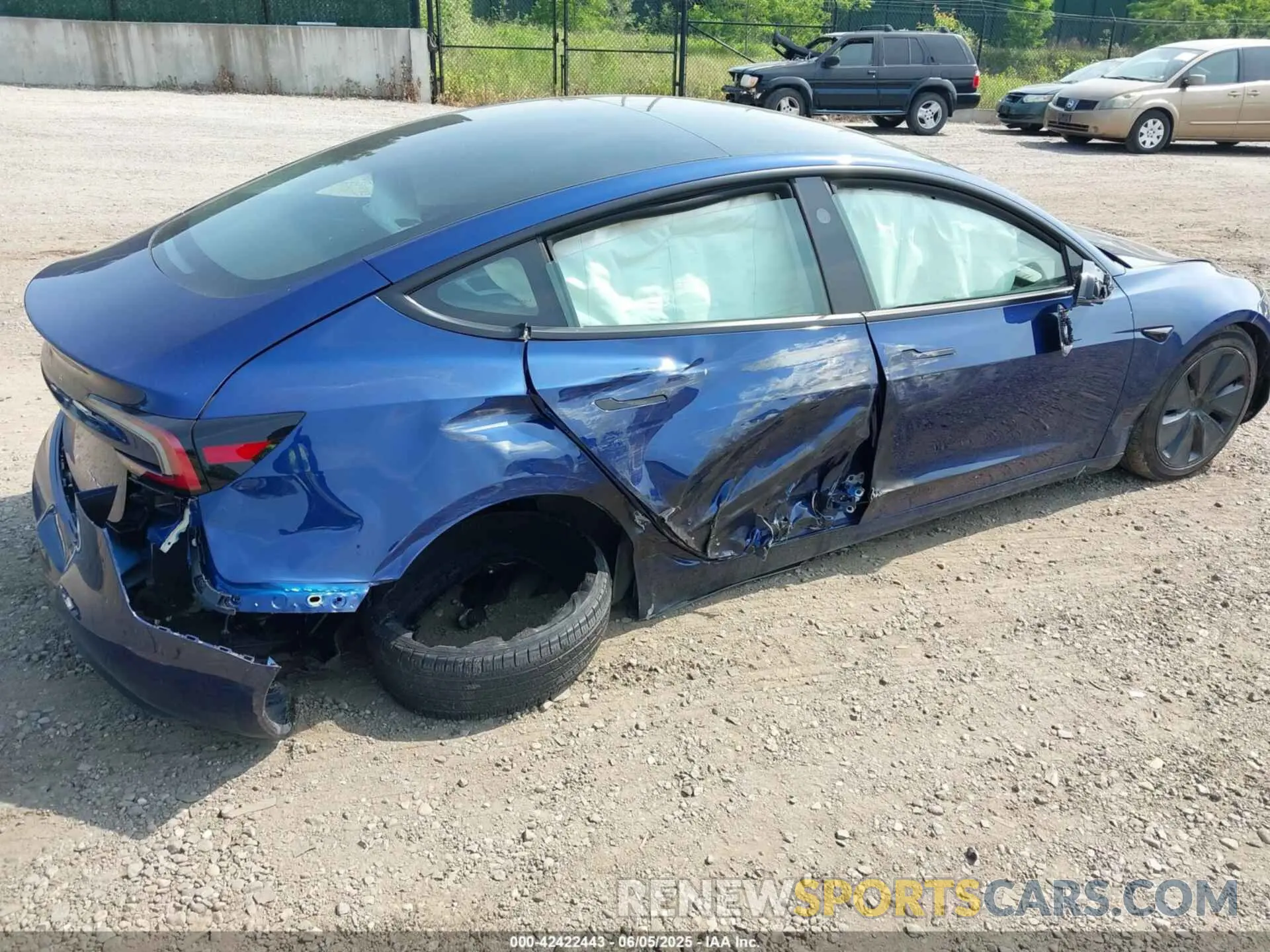 4 Фотография поврежденного автомобиля 5YJ3E1EB6SF874419 TESLA MODEL 3 2025