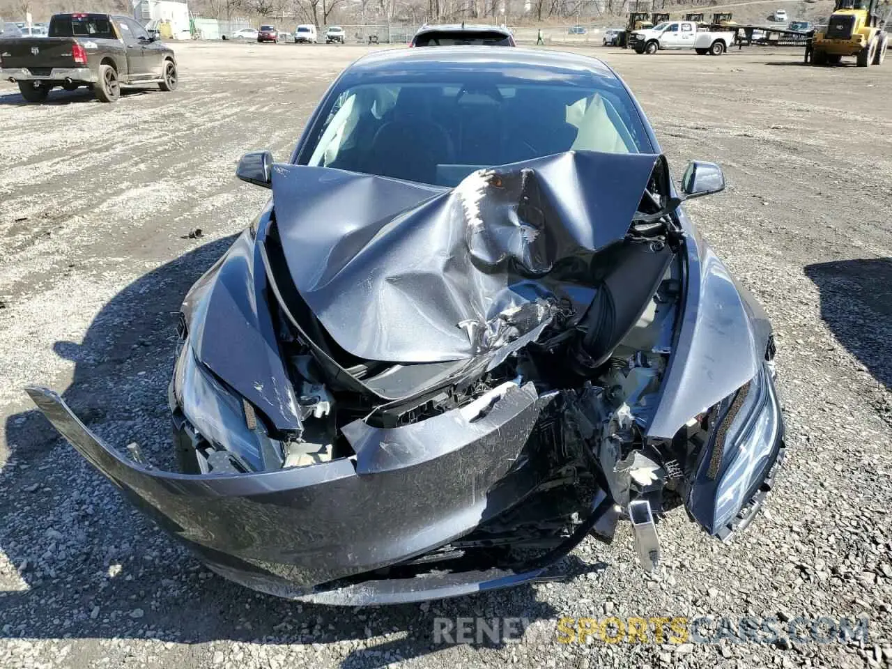 5 Фотография поврежденного автомобиля 5YJ3E1EB6SF921092 TESLA MODEL 3 2025