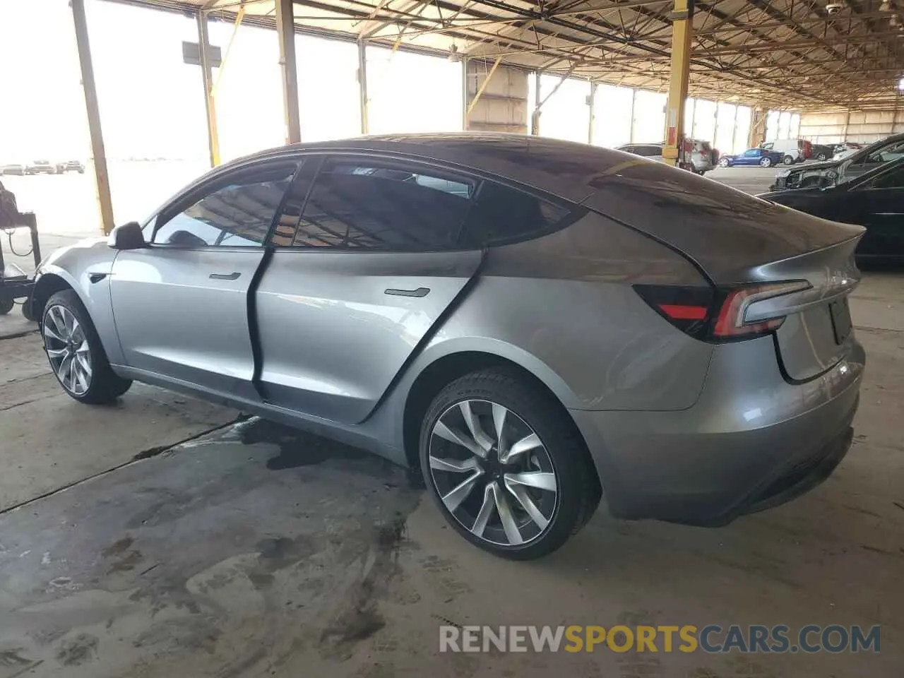 2 Фотография поврежденного автомобиля 5YJ3E1EB6SF935588 TESLA MODEL 3 2025