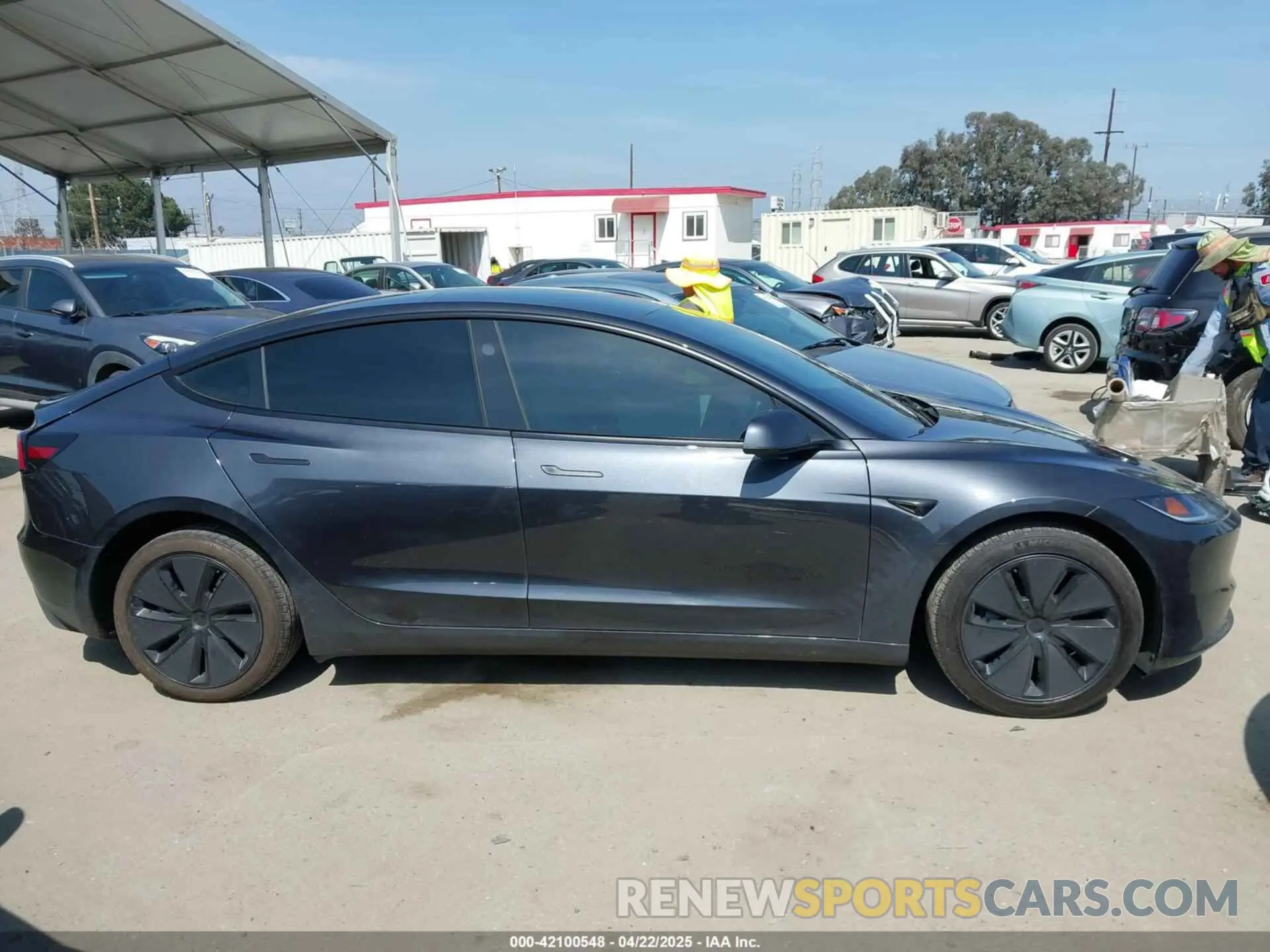 13 Фотография поврежденного автомобиля 5YJ3E1EB8SF877256 TESLA MODEL 3 2025