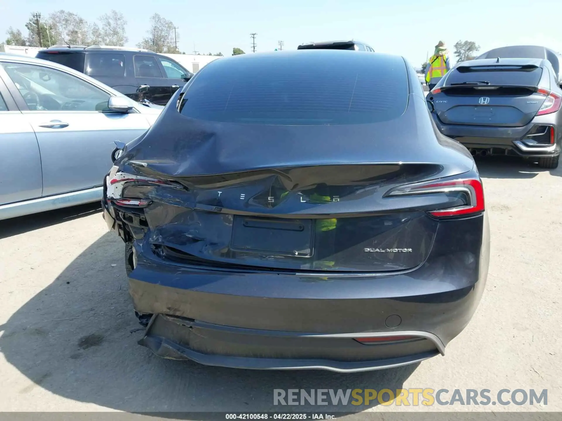 16 Фотография поврежденного автомобиля 5YJ3E1EB8SF877256 TESLA MODEL 3 2025