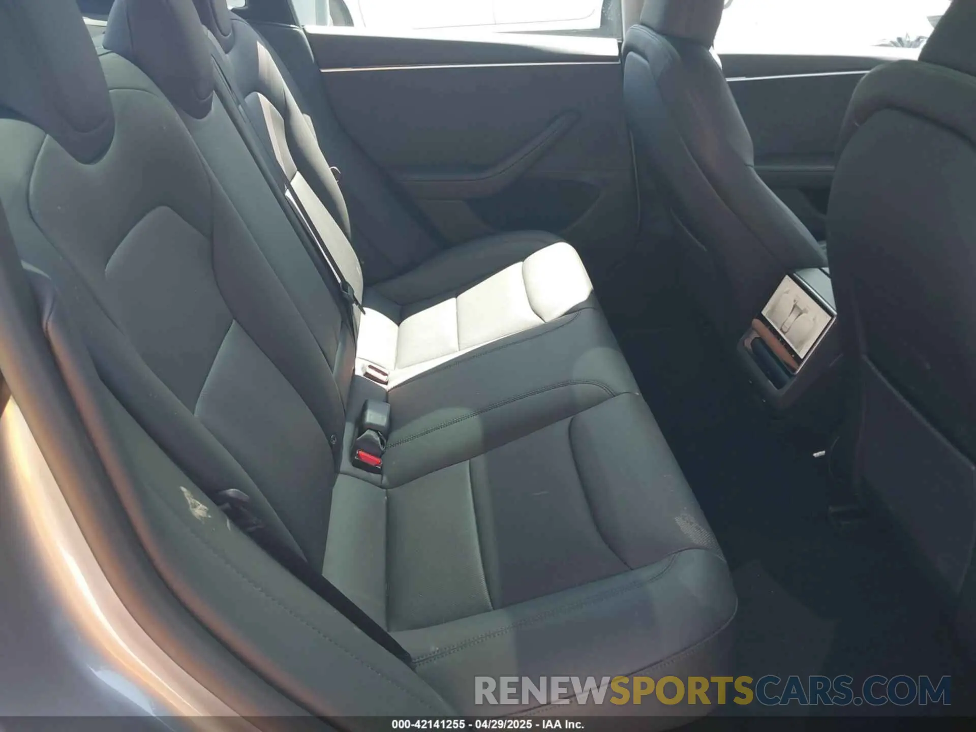 8 Фотография поврежденного автомобиля 5YJ3E1EB9SF873801 TESLA MODEL 3 2025