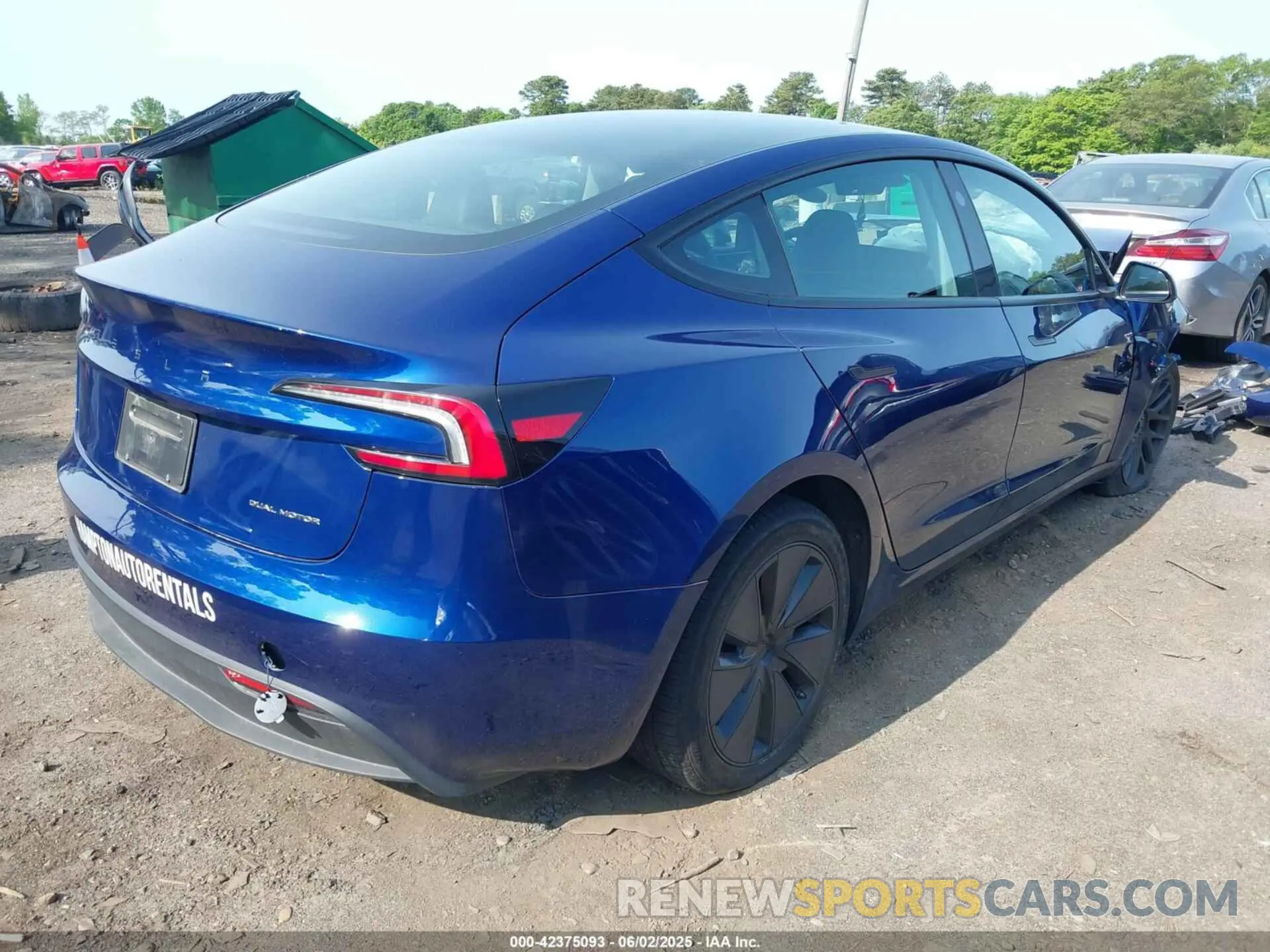 4 Photograph of a damaged car 5YJ3E1EB9SF885625 TESLA MODEL 3 2025