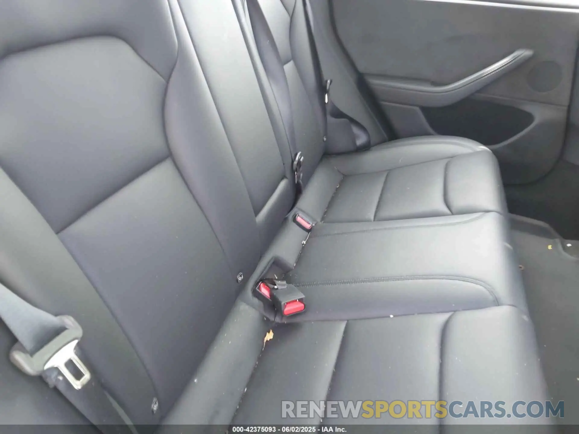 8 Photograph of a damaged car 5YJ3E1EB9SF885625 TESLA MODEL 3 2025