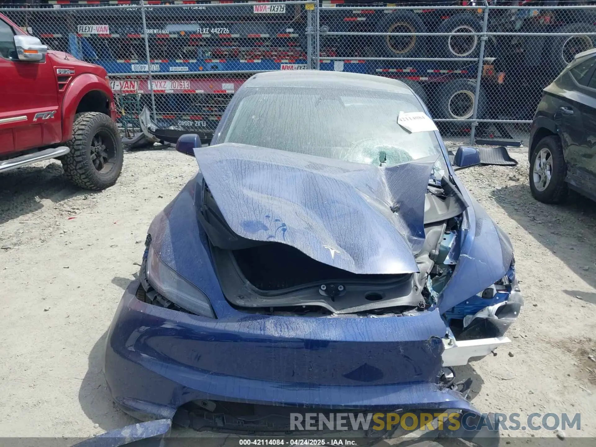 11 Фотография поврежденного автомобиля 5YJ3E1EB9SF940283 TESLA MODEL 3 2025