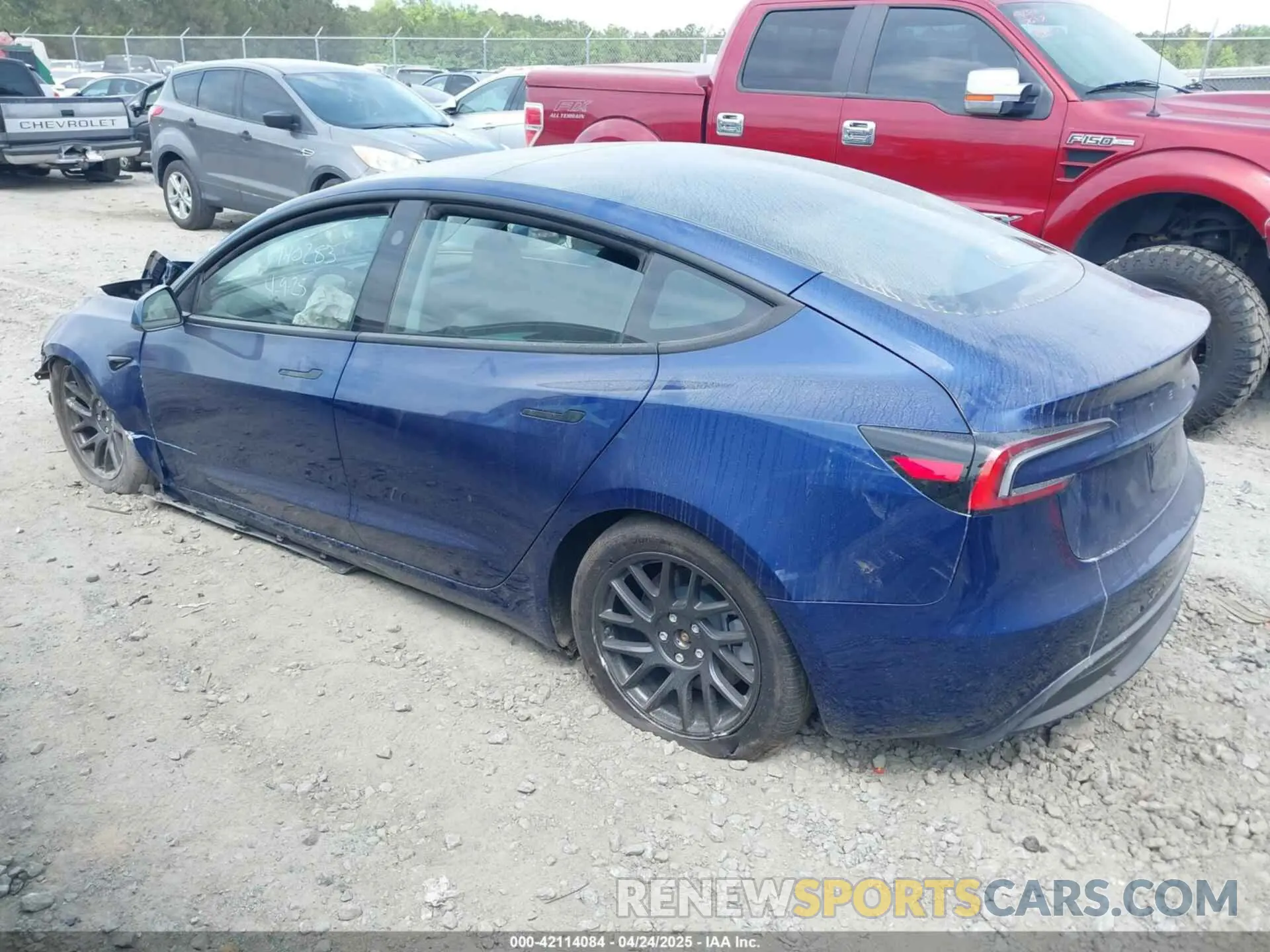 3 Фотография поврежденного автомобиля 5YJ3E1EB9SF940283 TESLA MODEL 3 2025