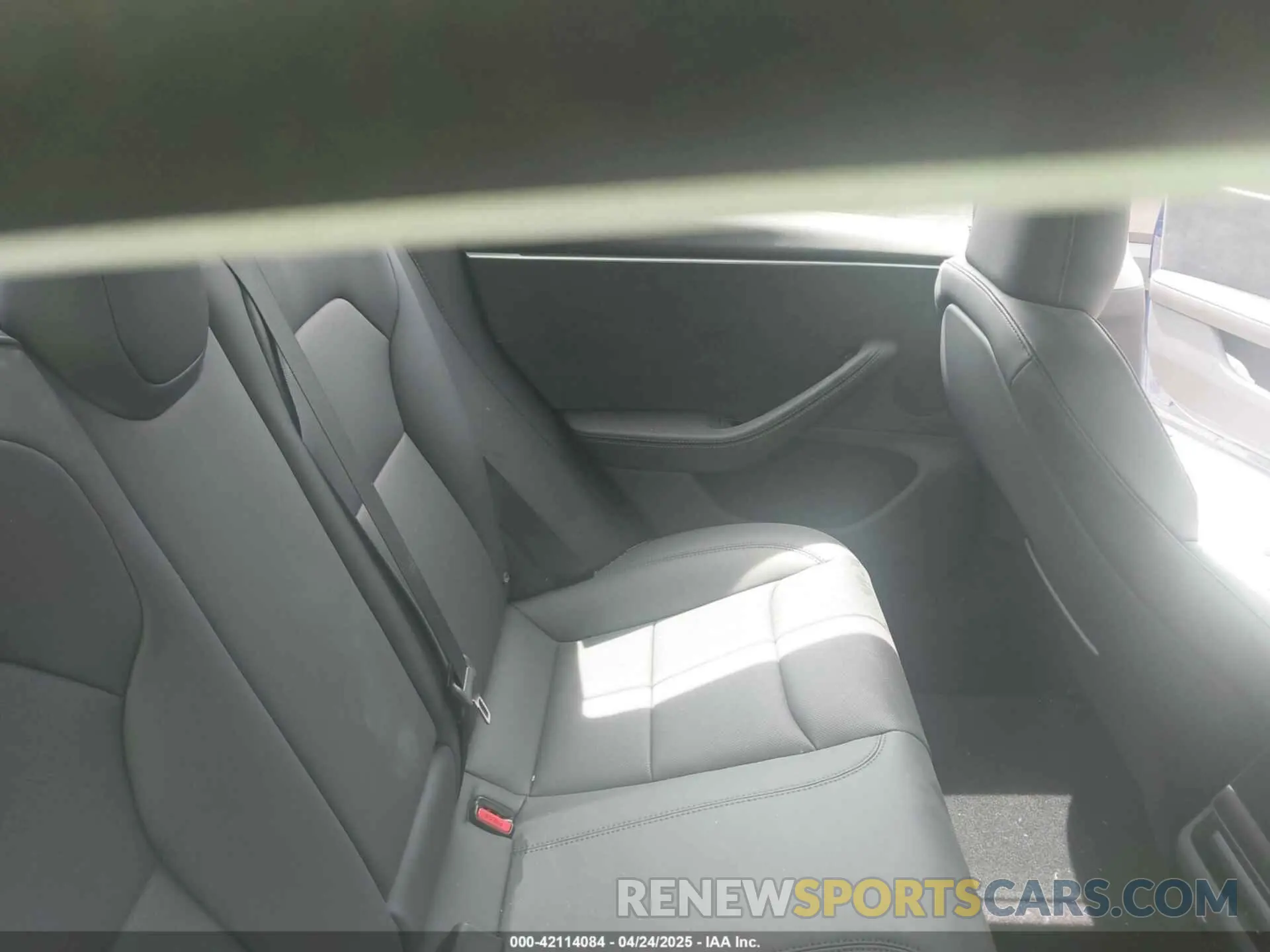 8 Фотография поврежденного автомобиля 5YJ3E1EB9SF940283 TESLA MODEL 3 2025