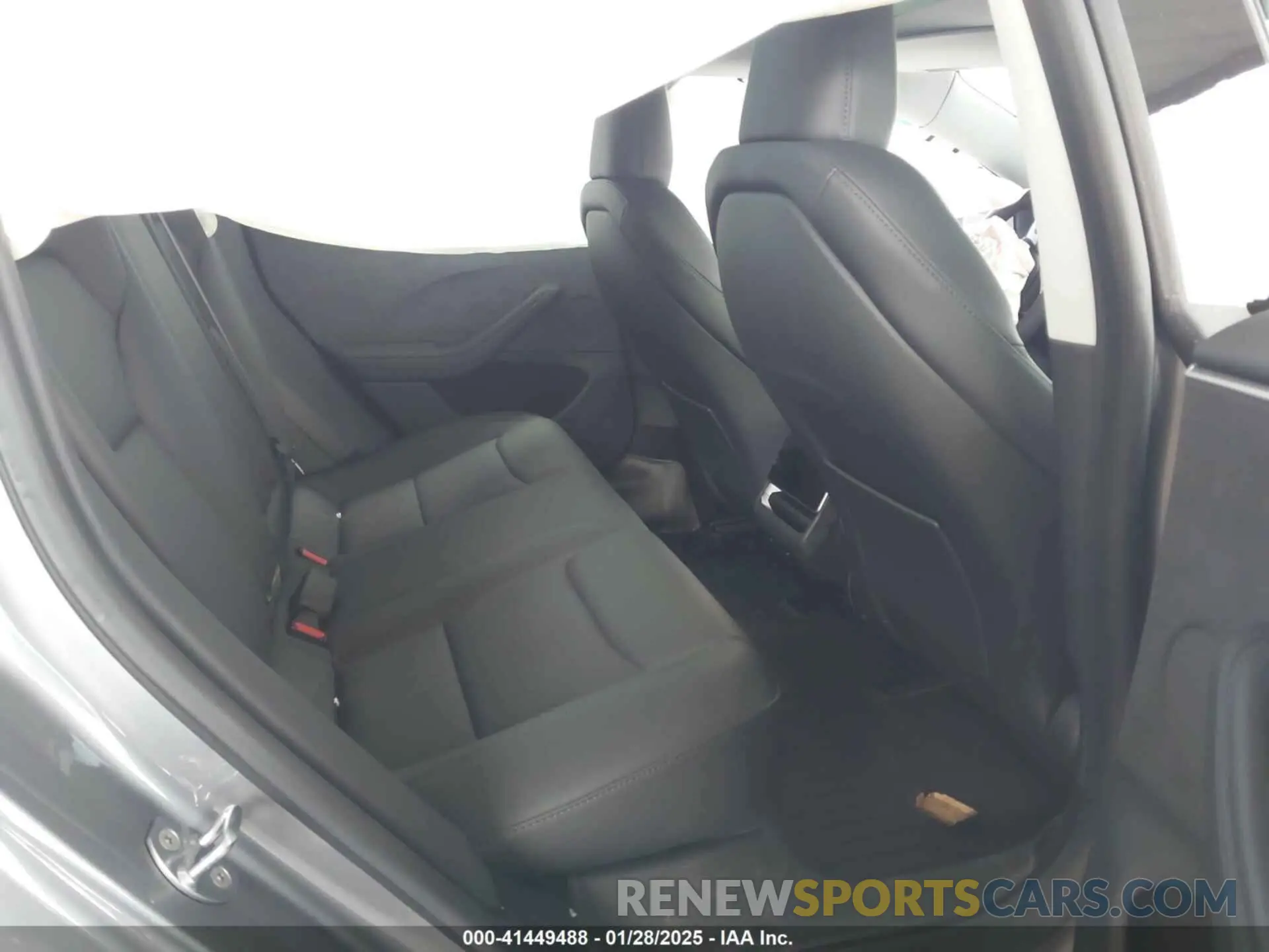 8 Photograph of a damaged car 5YJ3E1EBXSF912475 TESLA MODEL 3 2025